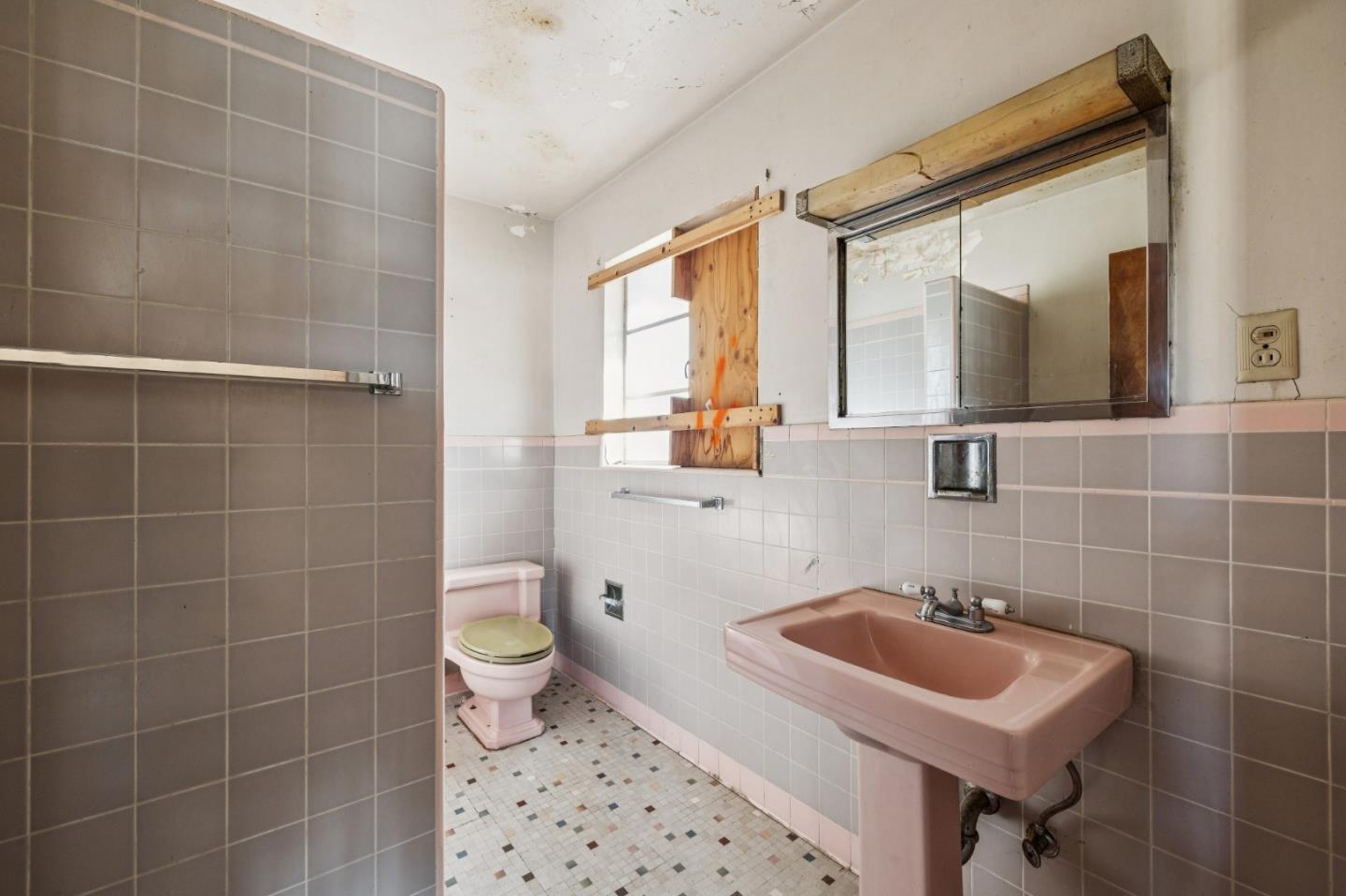 Detail Gallery Image 37 of 62 For 314 E Santa Inez Ave, San Mateo,  CA 94401 - 3 Beds | 2/1 Baths
