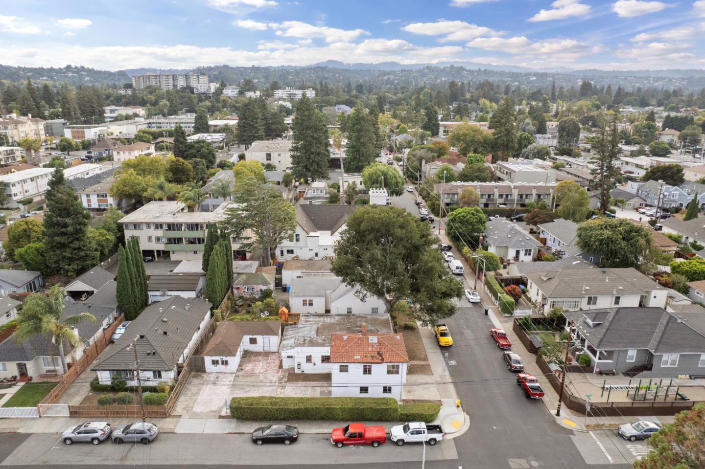 Detail Gallery Image 53 of 62 For 314 E Santa Inez Ave, San Mateo,  CA 94401 - 3 Beds | 2/1 Baths