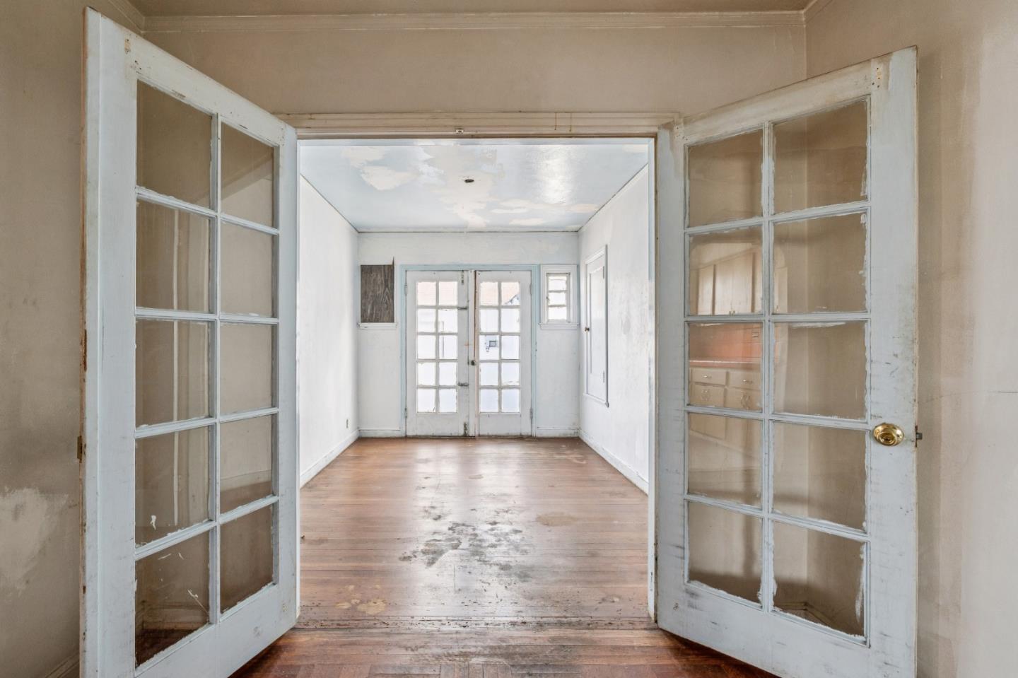 Detail Gallery Image 9 of 62 For 314 E Santa Inez Ave, San Mateo,  CA 94401 - 3 Beds | 2/1 Baths