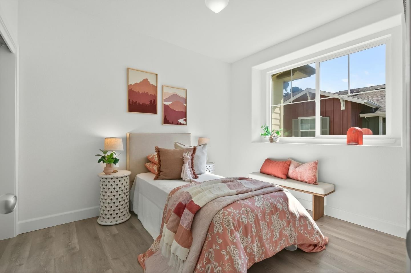 Detail Gallery Image 11 of 29 For 1087 Yarrow Ter, San Jose,  CA 95133 - 3 Beds | 3 Baths
