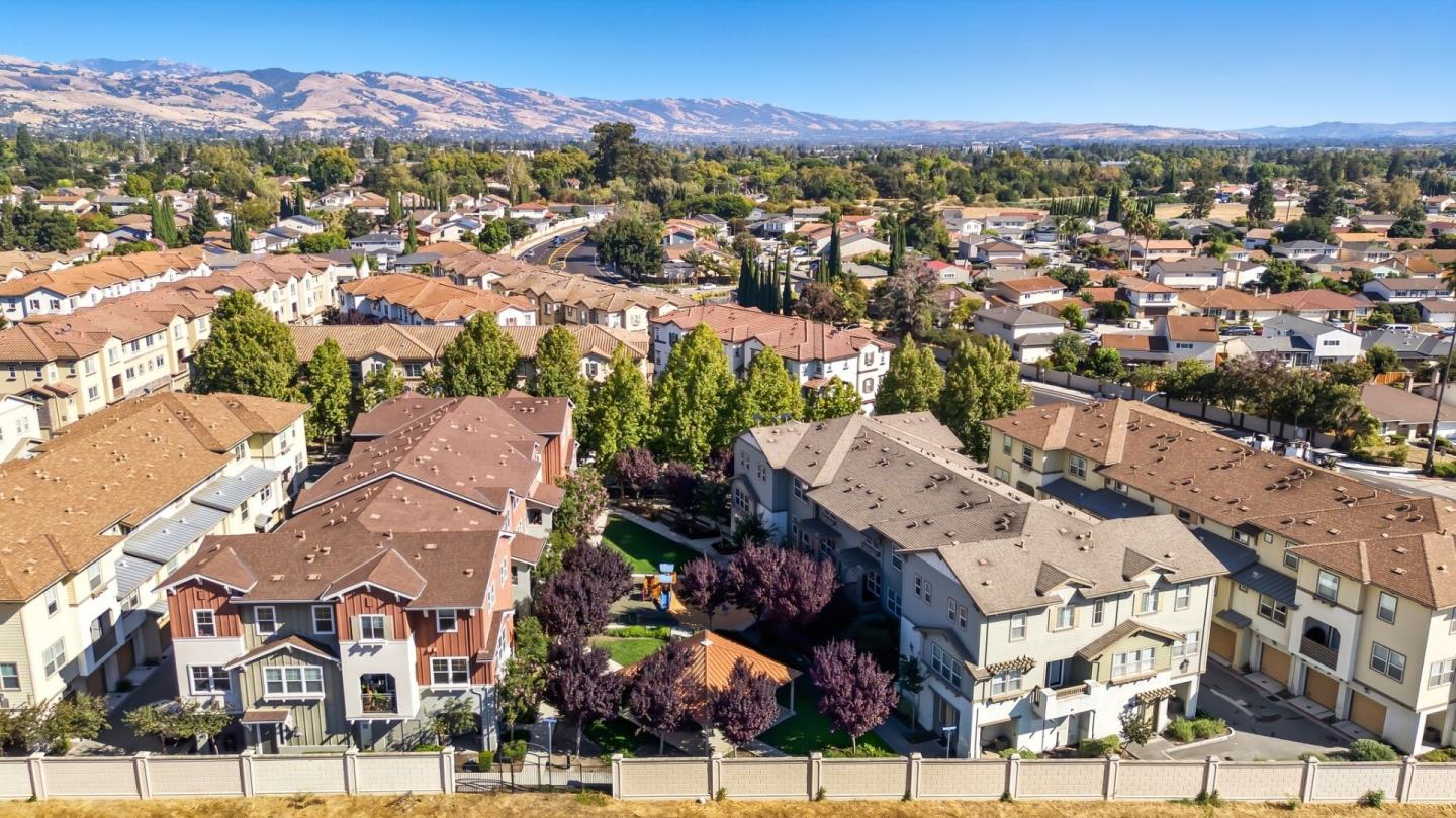 Detail Gallery Image 25 of 29 For 1087 Yarrow Ter, San Jose,  CA 95133 - 3 Beds | 3 Baths