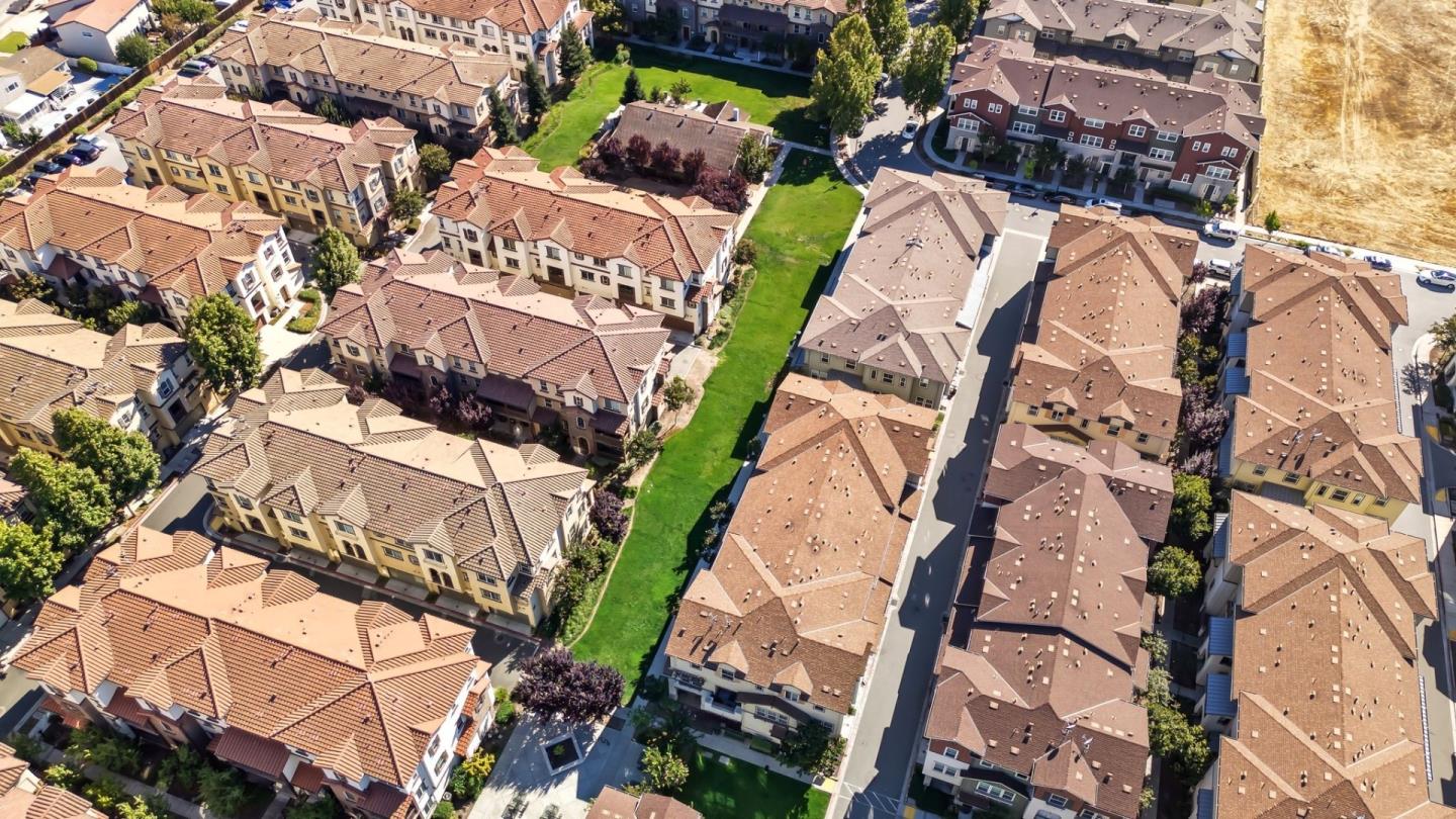 Detail Gallery Image 26 of 29 For 1087 Yarrow Ter, San Jose,  CA 95133 - 3 Beds | 3 Baths