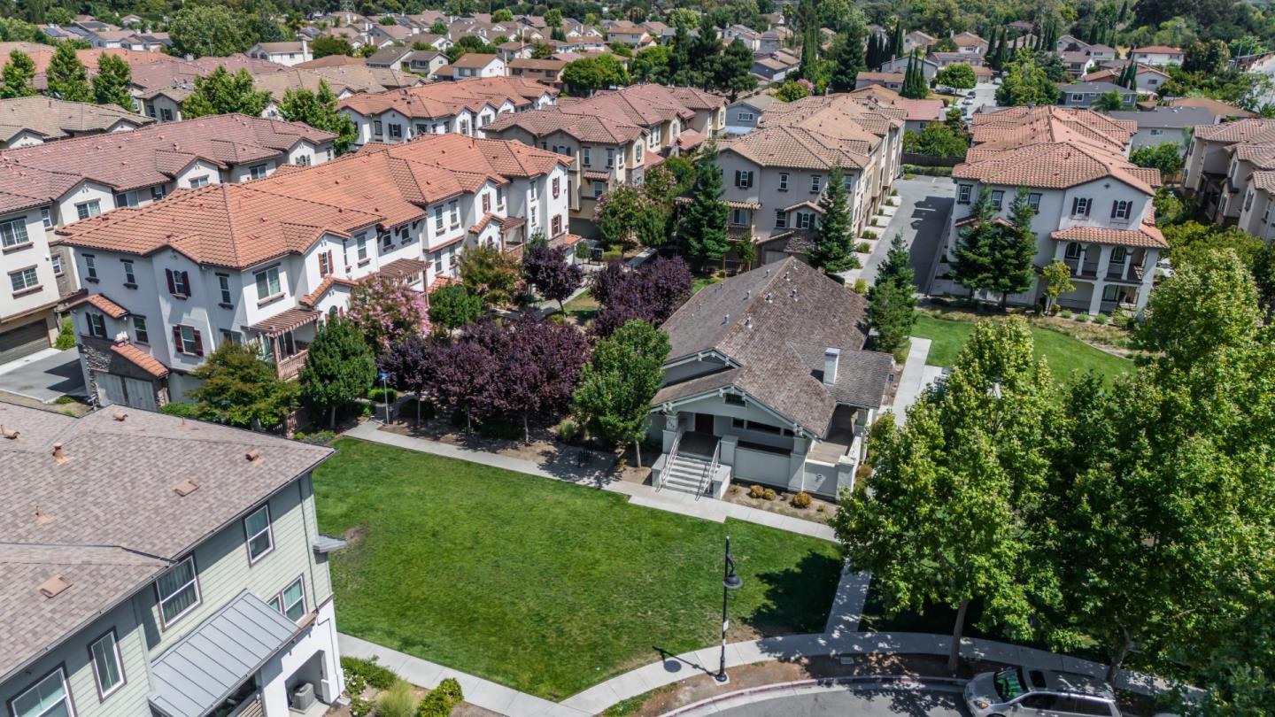 Detail Gallery Image 27 of 29 For 1087 Yarrow Ter, San Jose,  CA 95133 - 3 Beds | 3 Baths