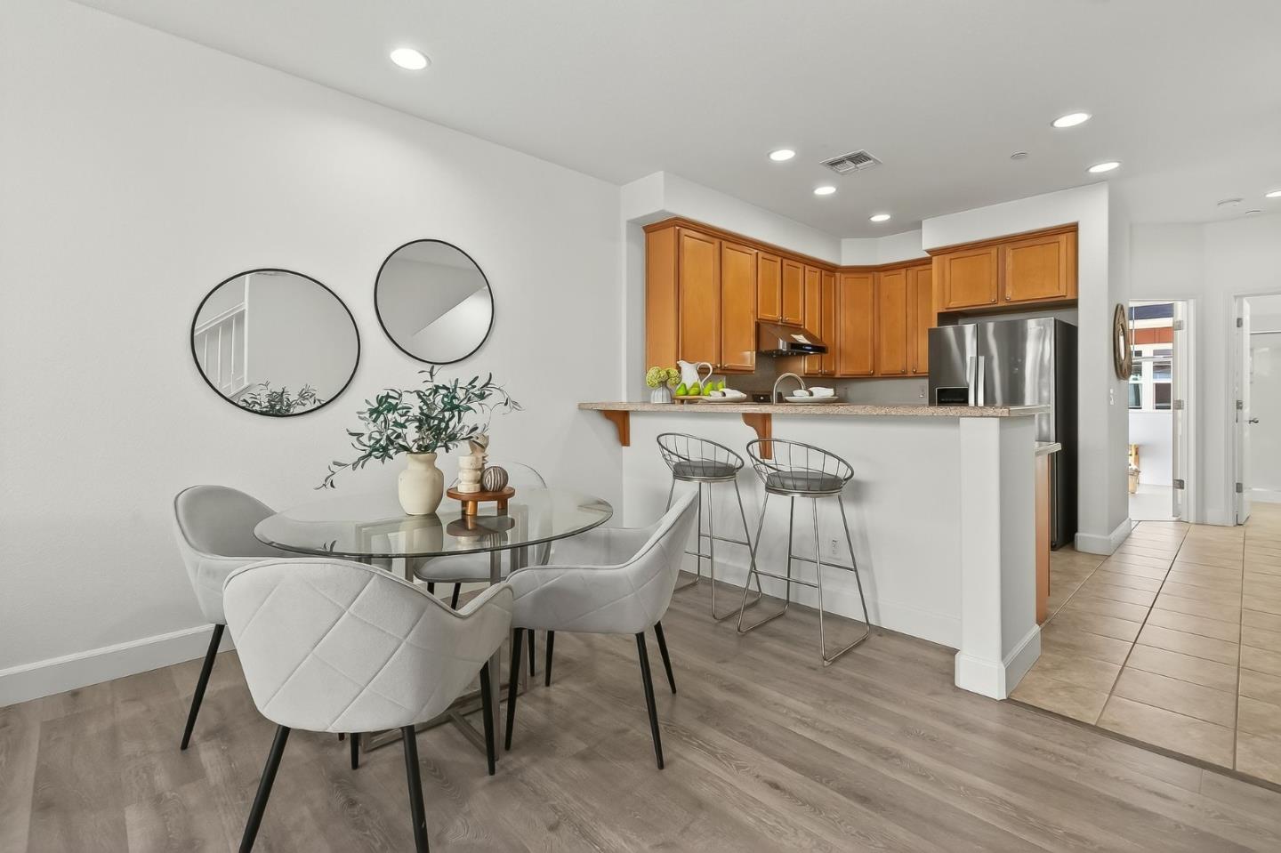 Detail Gallery Image 5 of 29 For 1087 Yarrow Ter, San Jose,  CA 95133 - 3 Beds | 3 Baths