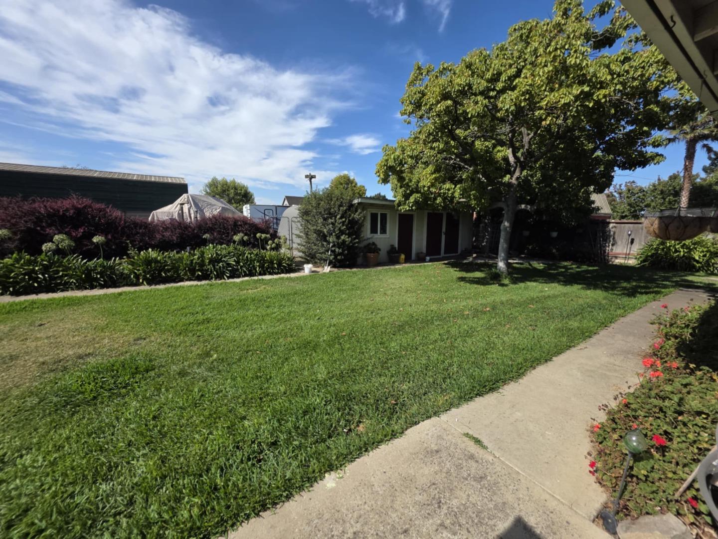 Detail Gallery Image 10 of 12 For 30 Hebert Rd, Salinas,  CA 93906 - 3 Beds | 2 Baths