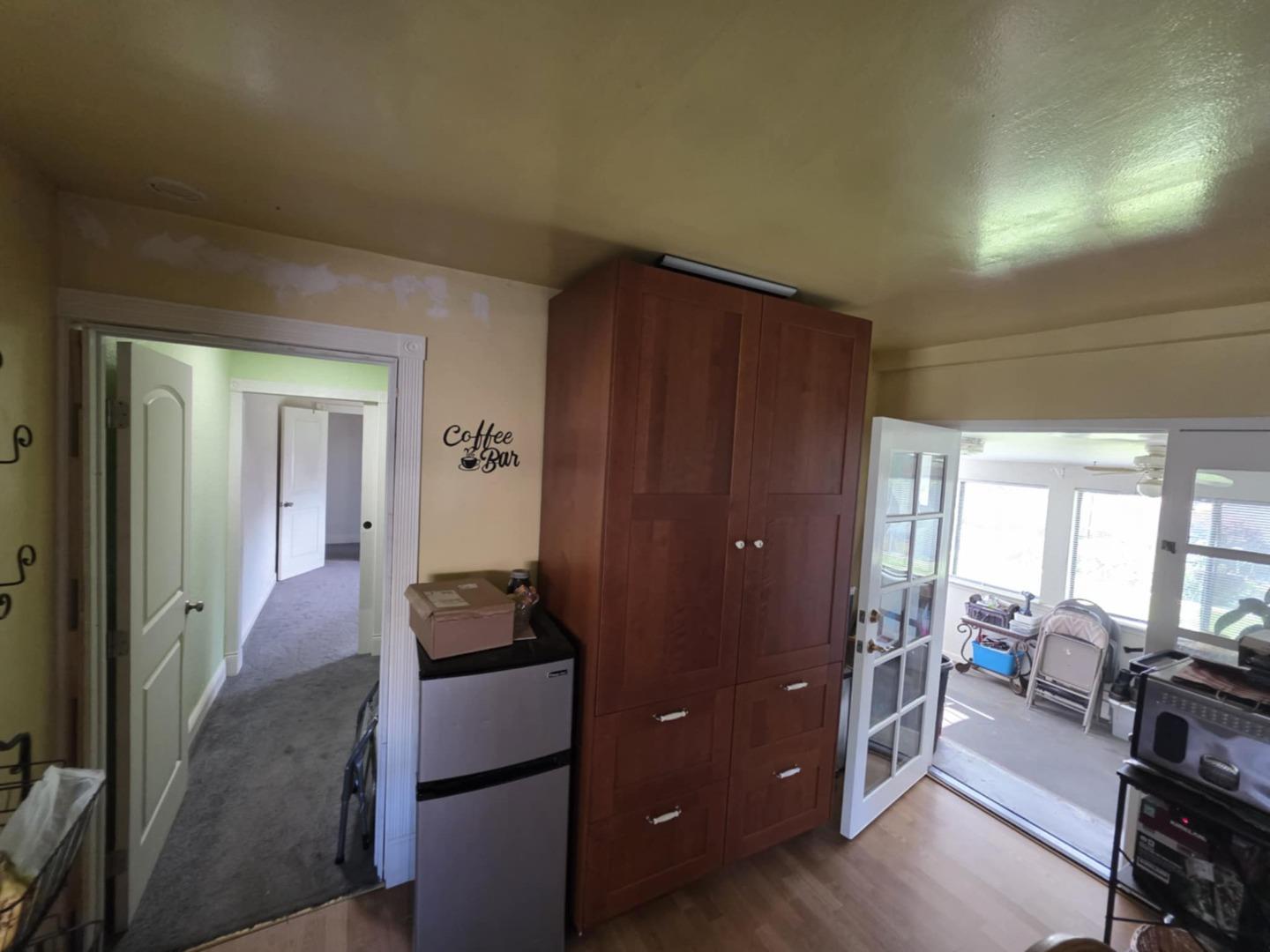 Detail Gallery Image 5 of 12 For 30 Hebert Rd, Salinas,  CA 93906 - 3 Beds | 2 Baths