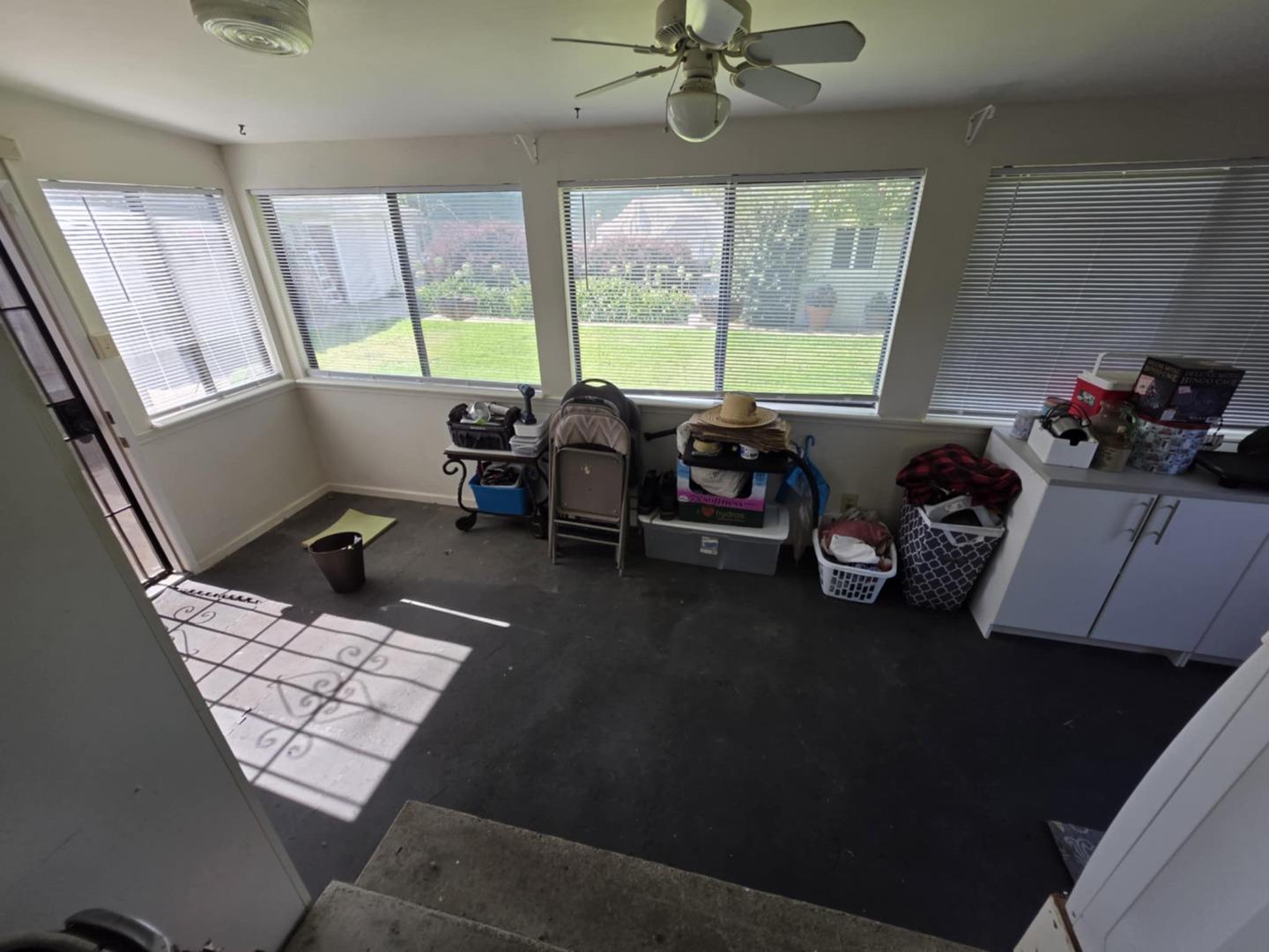 Detail Gallery Image 7 of 12 For 30 Hebert Rd, Salinas,  CA 93906 - 3 Beds | 2 Baths