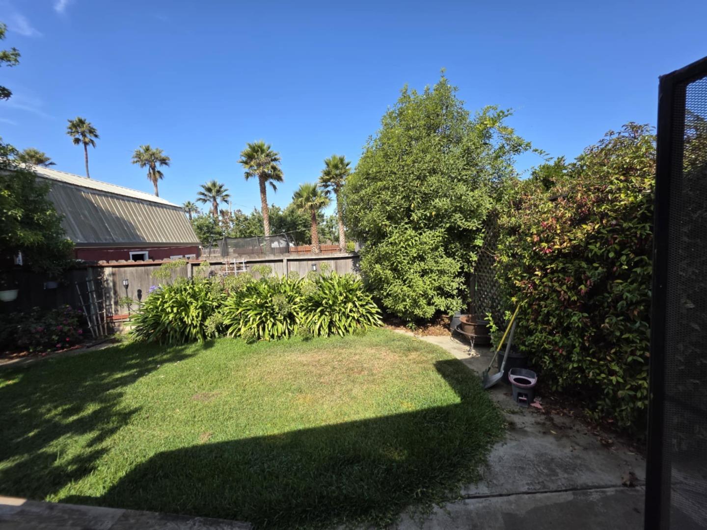 Detail Gallery Image 9 of 12 For 30 Hebert Rd, Salinas,  CA 93906 - 3 Beds | 2 Baths