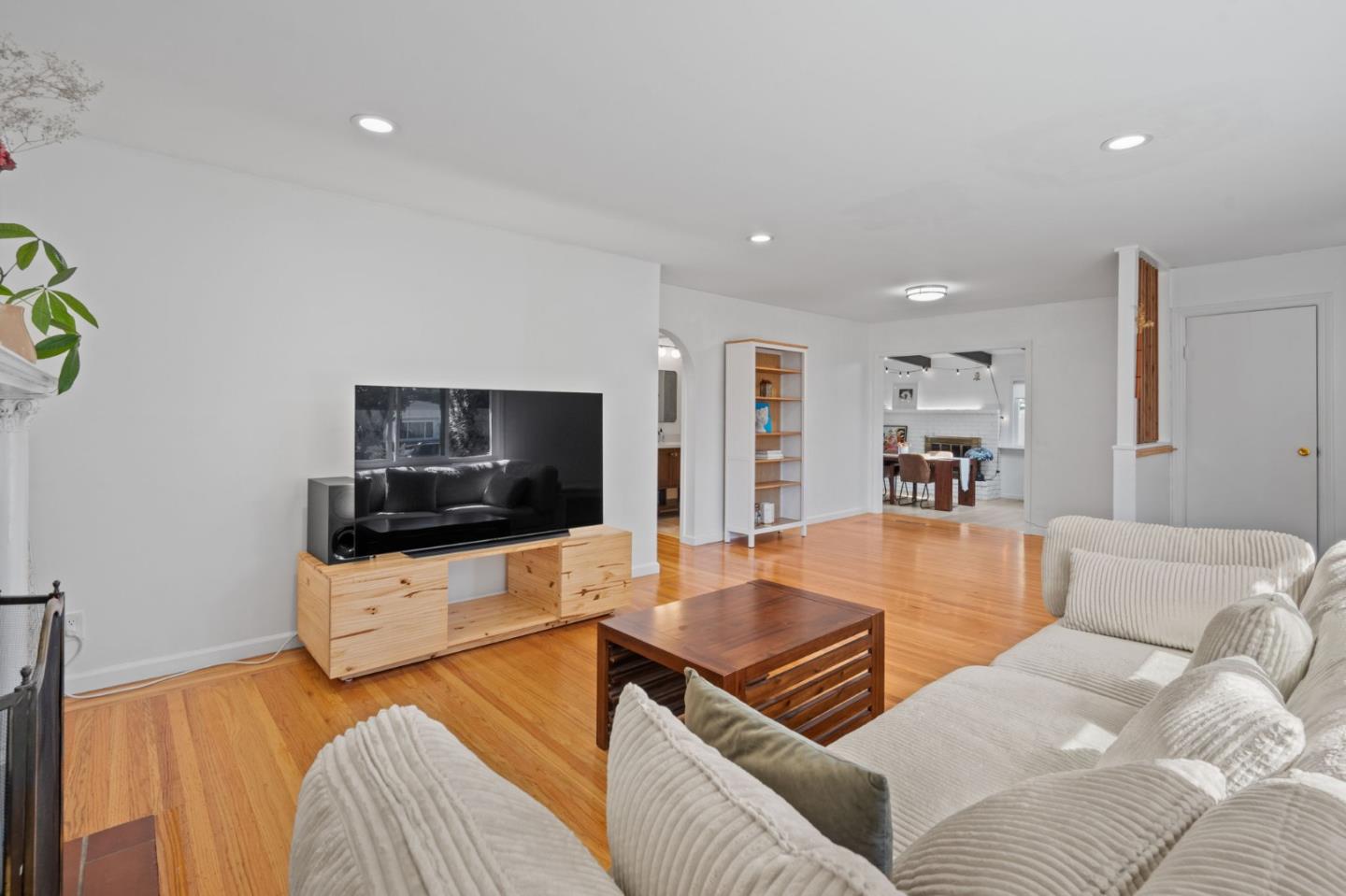 Detail Gallery Image 4 of 23 For 542 Caleb Pl, Hayward,  CA 94544 - 3 Beds | 2 Baths