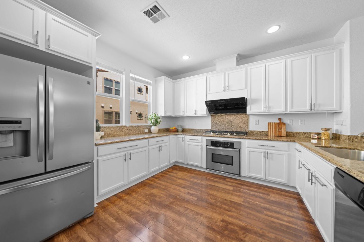 Detail Gallery Image 7 of 42 For 248 Paso Roble Cmn, Fremont,  CA 94539 - 4 Beds | 3/1 Baths