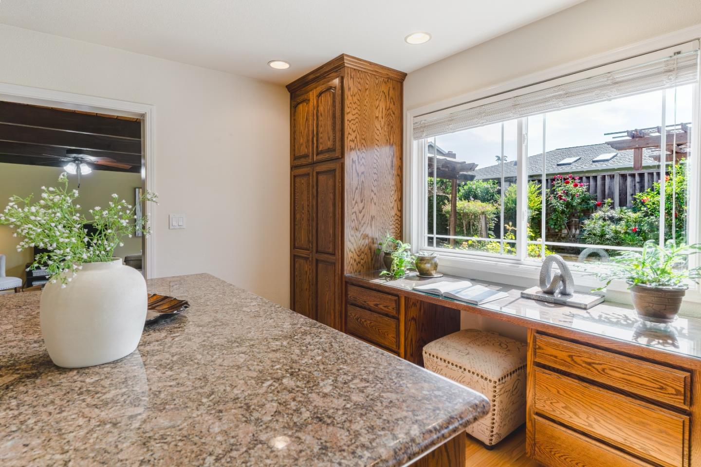 Detail Gallery Image 13 of 63 For 864 Midvale Ln, San Jose,  CA 95136 - 3 Beds | 2 Baths