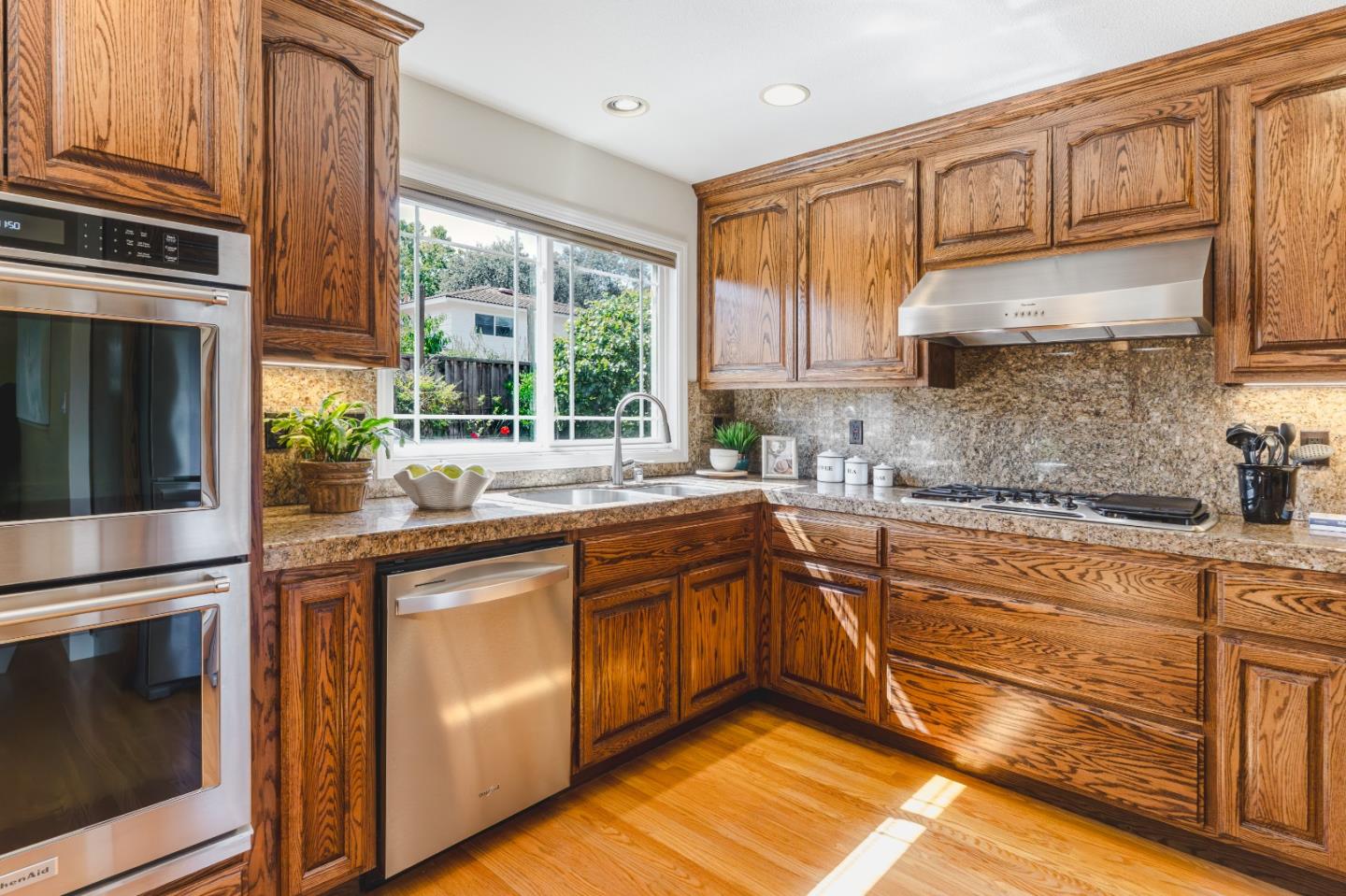Detail Gallery Image 9 of 63 For 864 Midvale Ln, San Jose,  CA 95136 - 3 Beds | 2 Baths