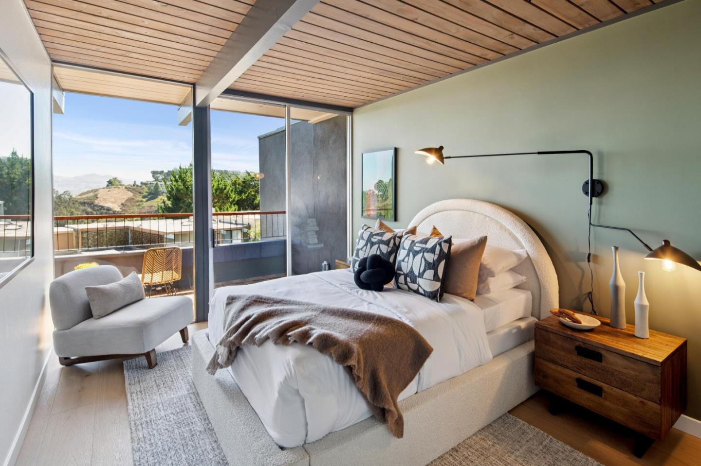 Detail Gallery Image 11 of 46 For 255 Amber Dr, San Francisco,  CA 94131 - 4 Beds | 2 Baths