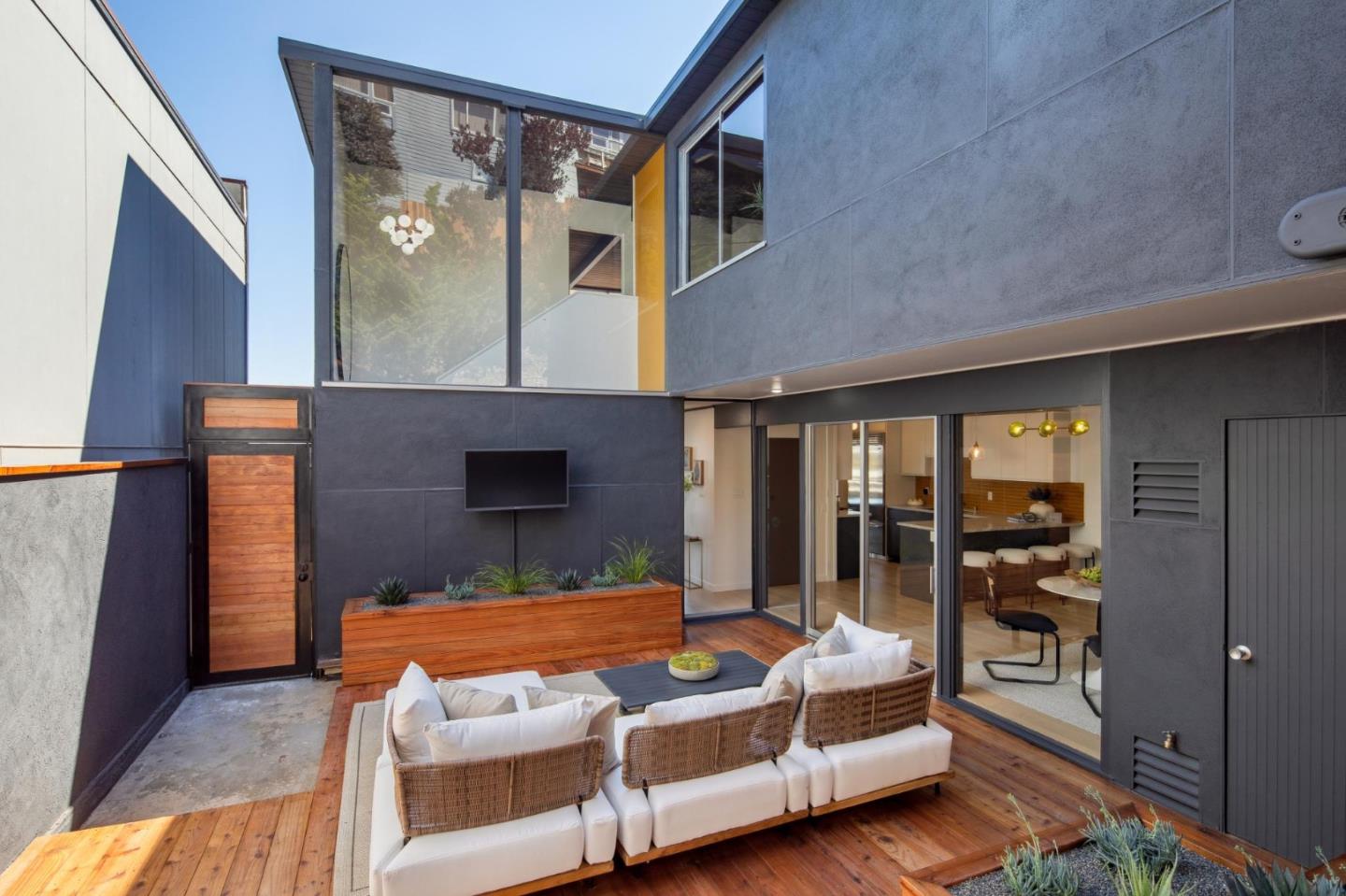 Detail Gallery Image 7 of 46 For 255 Amber Dr, San Francisco,  CA 94131 - 4 Beds | 2 Baths