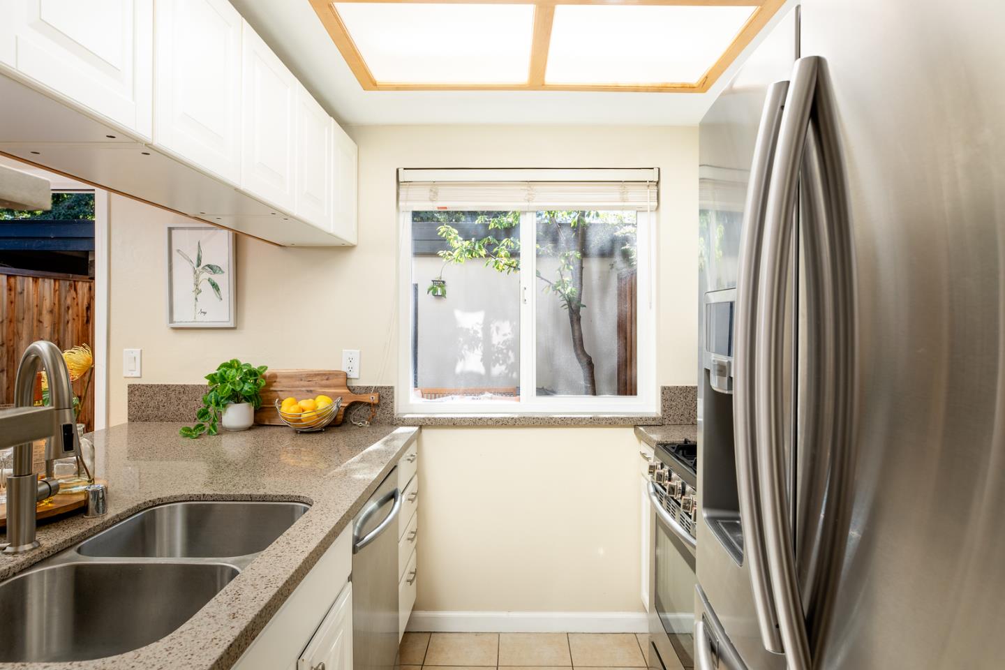 Detail Gallery Image 14 of 27 For 1492 Aurelian Ln, San Jose,  CA 95126 - 3 Beds | 2/1 Baths