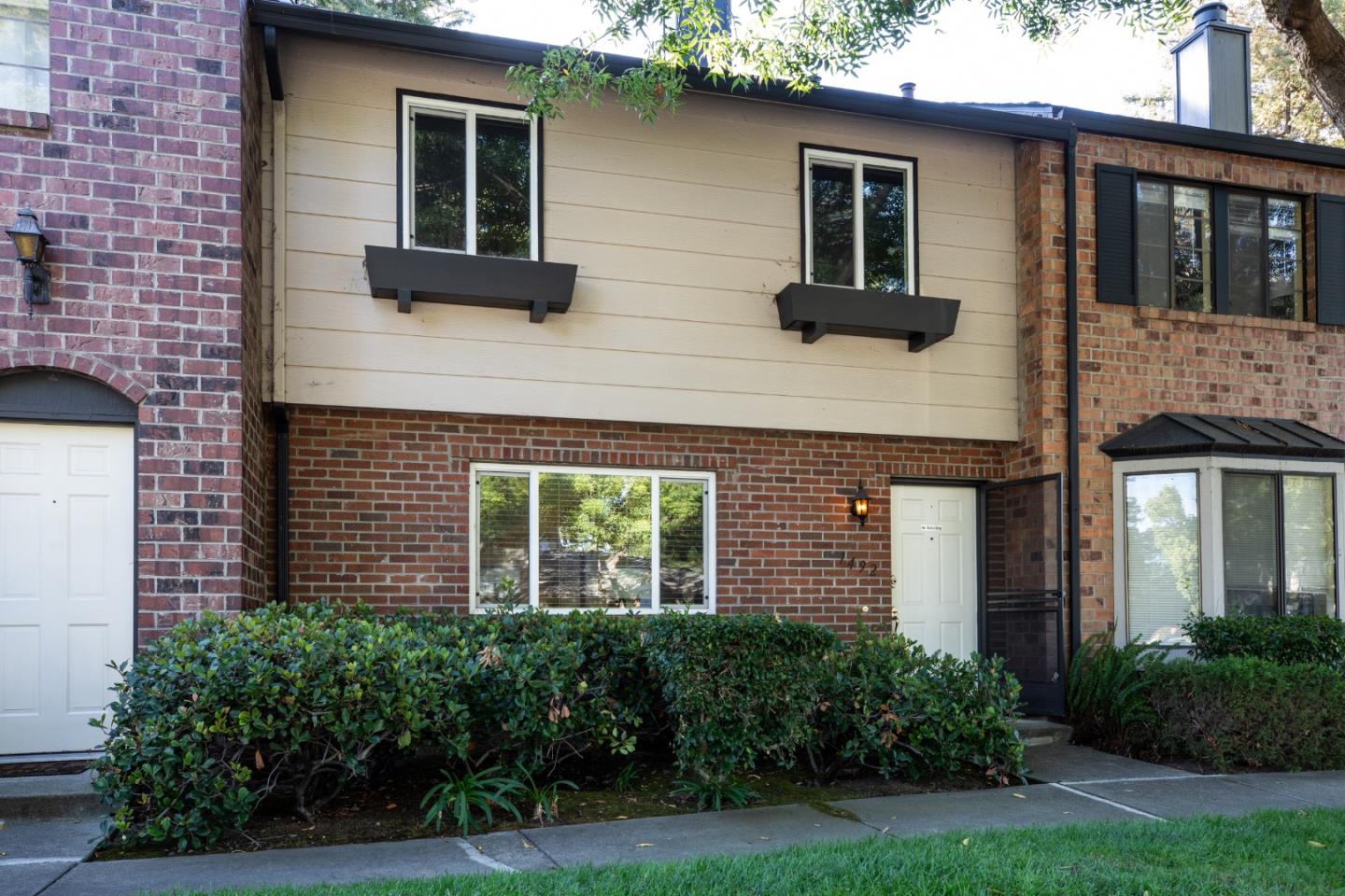 Detail Gallery Image 2 of 27 For 1492 Aurelian Ln, San Jose,  CA 95126 - 3 Beds | 2/1 Baths