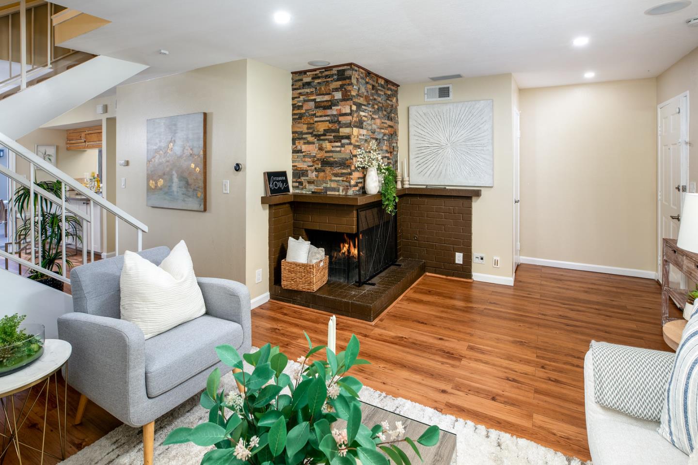 Detail Gallery Image 6 of 27 For 1492 Aurelian Ln, San Jose,  CA 95126 - 3 Beds | 2/1 Baths