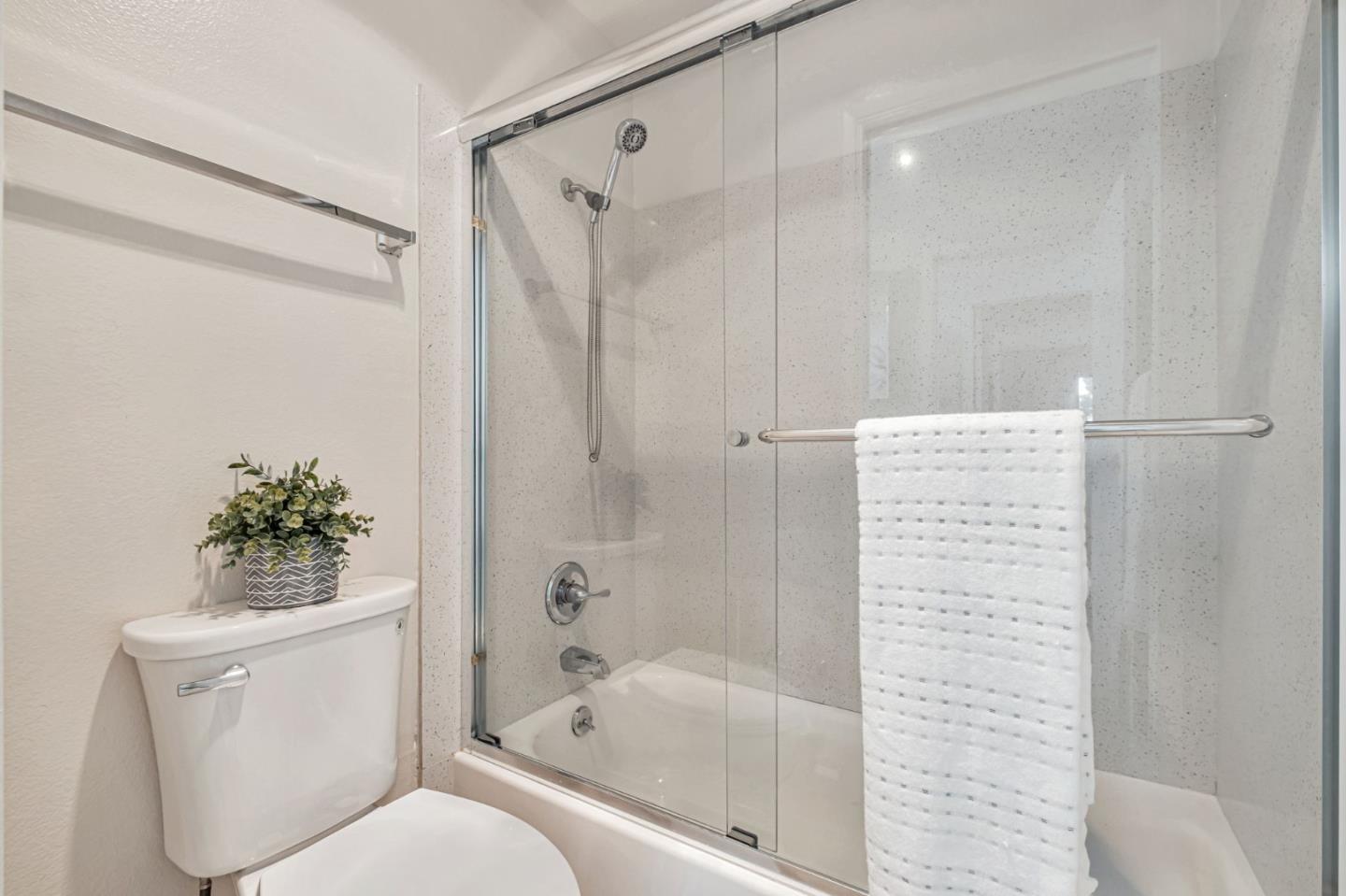 Detail Gallery Image 23 of 42 For 40425 Chapel Way #214,  Fremont,  CA 94538 - 3 Beds | 2 Baths