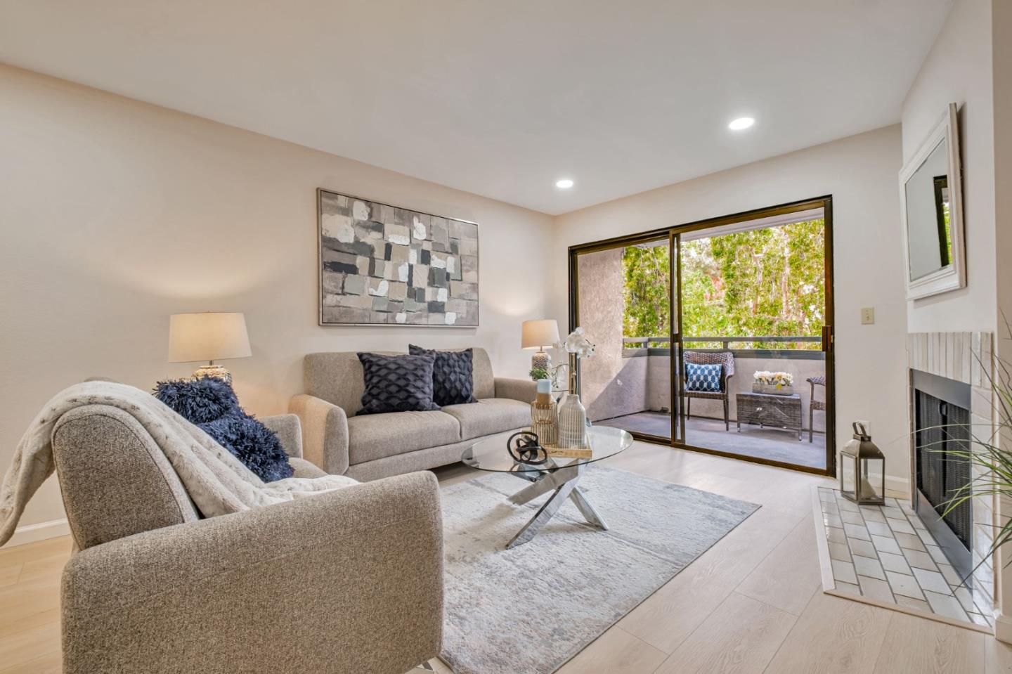 Detail Gallery Image 4 of 42 For 40425 Chapel Way #214,  Fremont,  CA 94538 - 3 Beds | 2 Baths