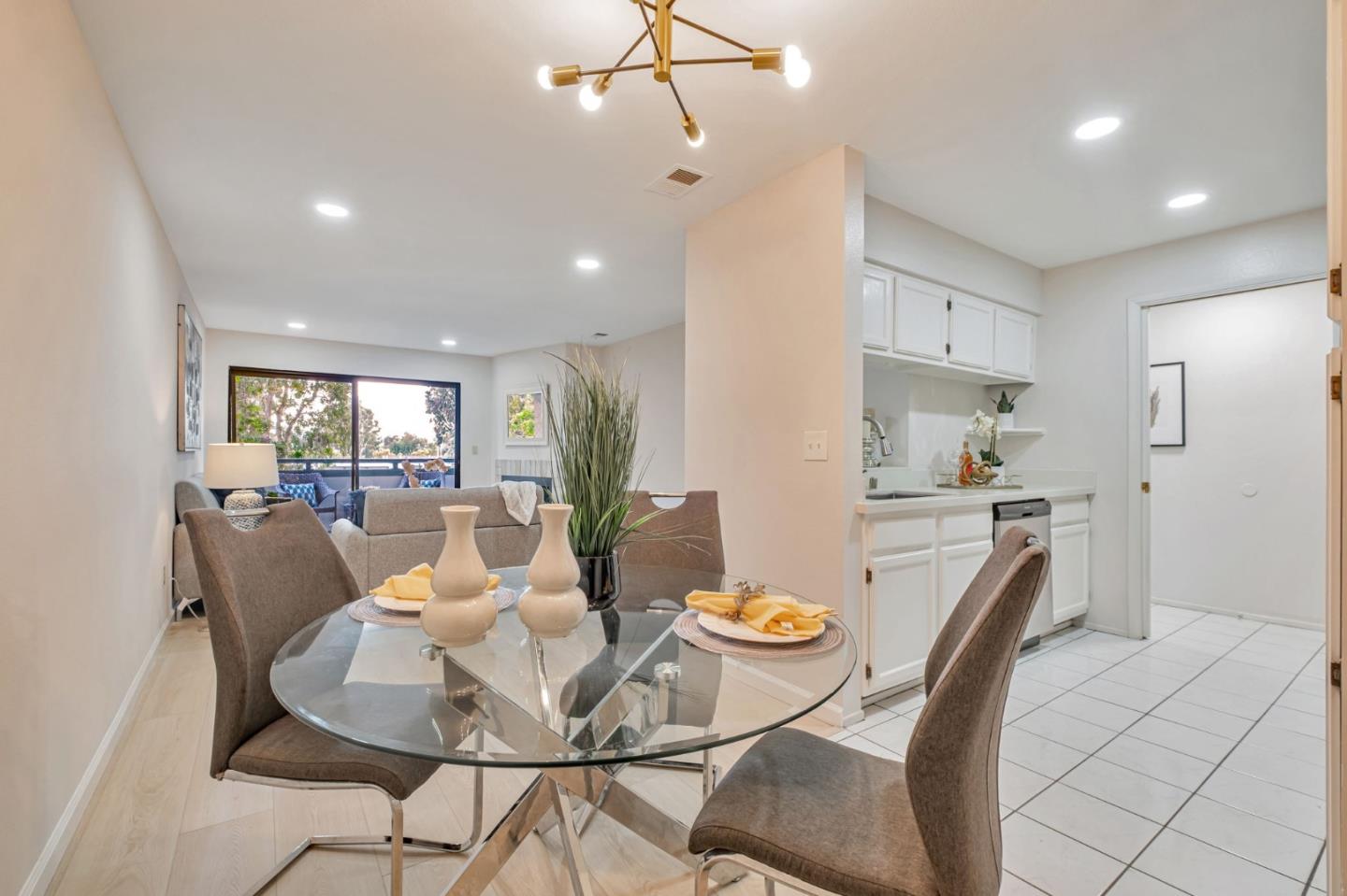 Detail Gallery Image 9 of 42 For 40425 Chapel Way #214,  Fremont,  CA 94538 - 3 Beds | 2 Baths