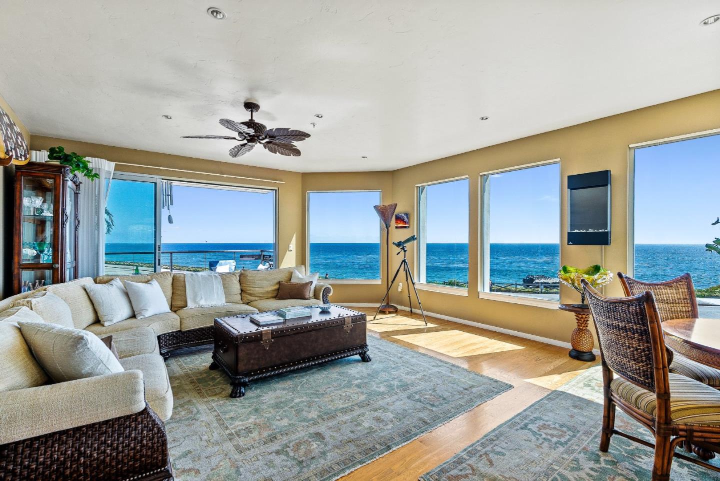 Detail Gallery Image 1 of 50 For 890 West Cliff Dr #8,  Santa Cruz,  CA 95060 - 2 Beds | 2 Baths