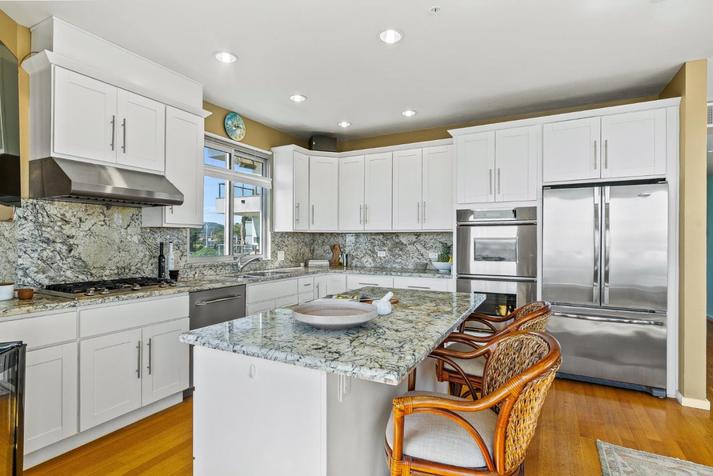 Detail Gallery Image 10 of 50 For 890 West Cliff Dr #8,  Santa Cruz,  CA 95060 - 2 Beds | 2 Baths