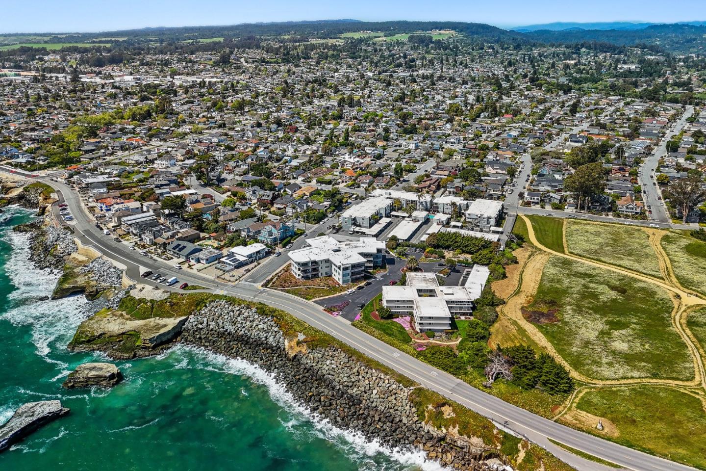 Detail Gallery Image 27 of 50 For 890 West Cliff Dr #8,  Santa Cruz,  CA 95060 - 2 Beds | 2 Baths