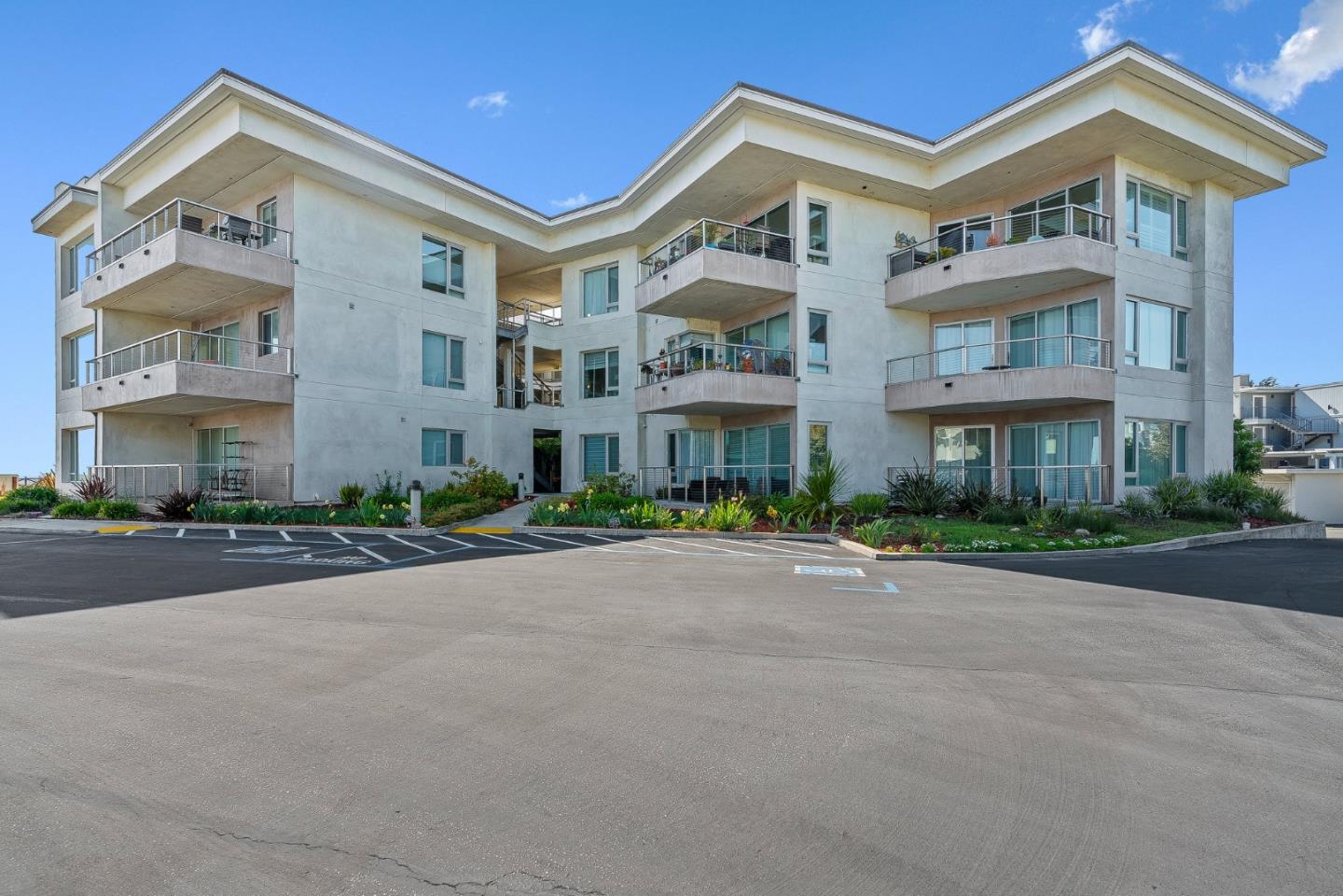 Detail Gallery Image 36 of 50 For 890 West Cliff Dr #8,  Santa Cruz,  CA 95060 - 2 Beds | 2 Baths