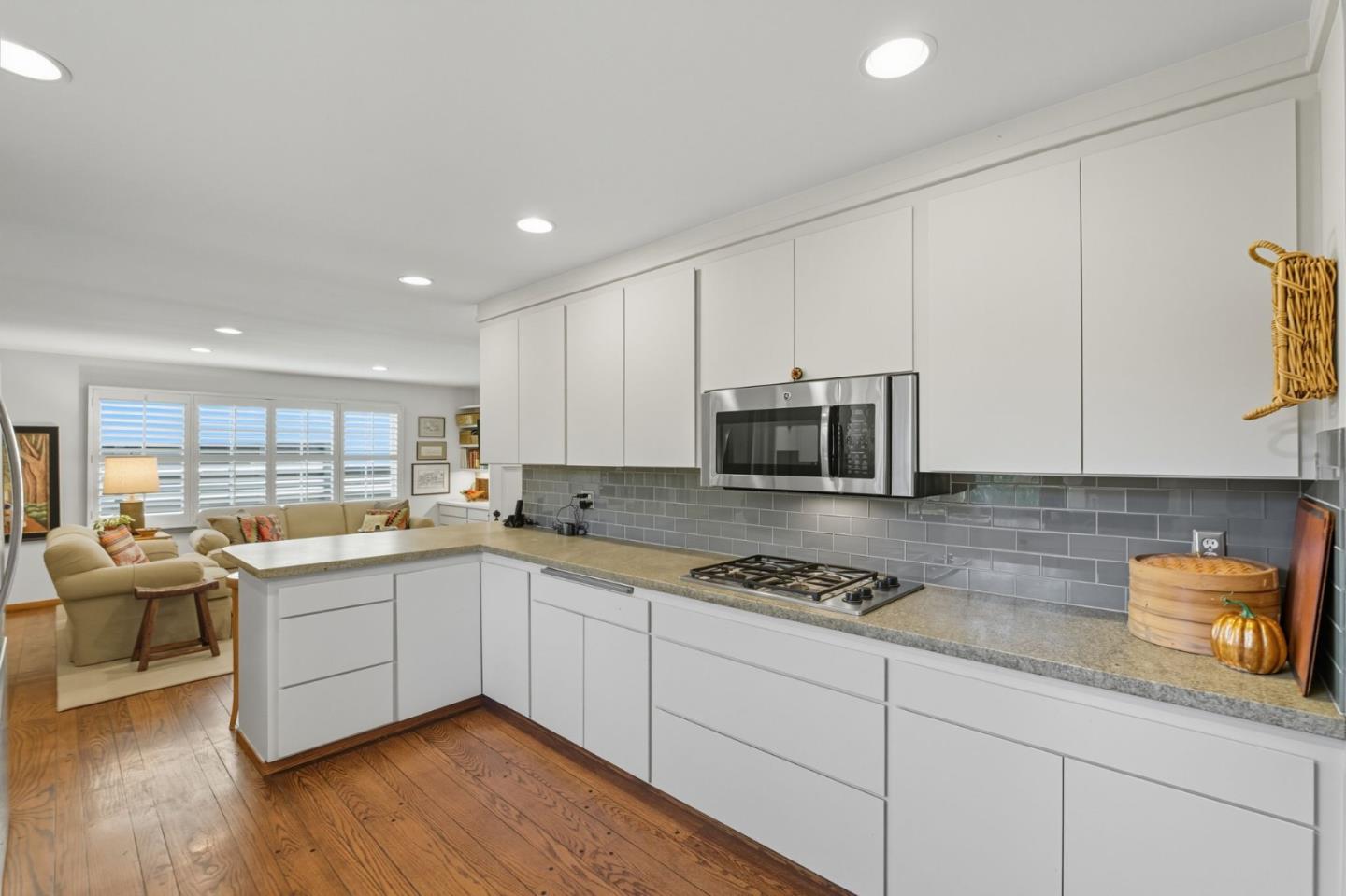 Detail Gallery Image 19 of 54 For 353 Franklin St, San Mateo,  CA 94402 - 3 Beds | 3 Baths