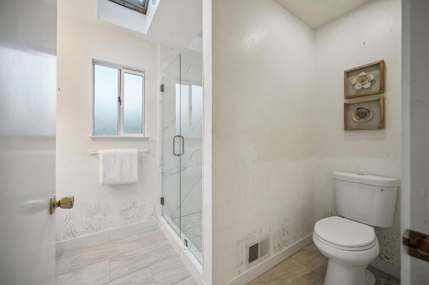 Detail Gallery Image 14 of 22 For 244 Juanita Ave, Pacifica,  CA 94044 - 3 Beds | 2 Baths