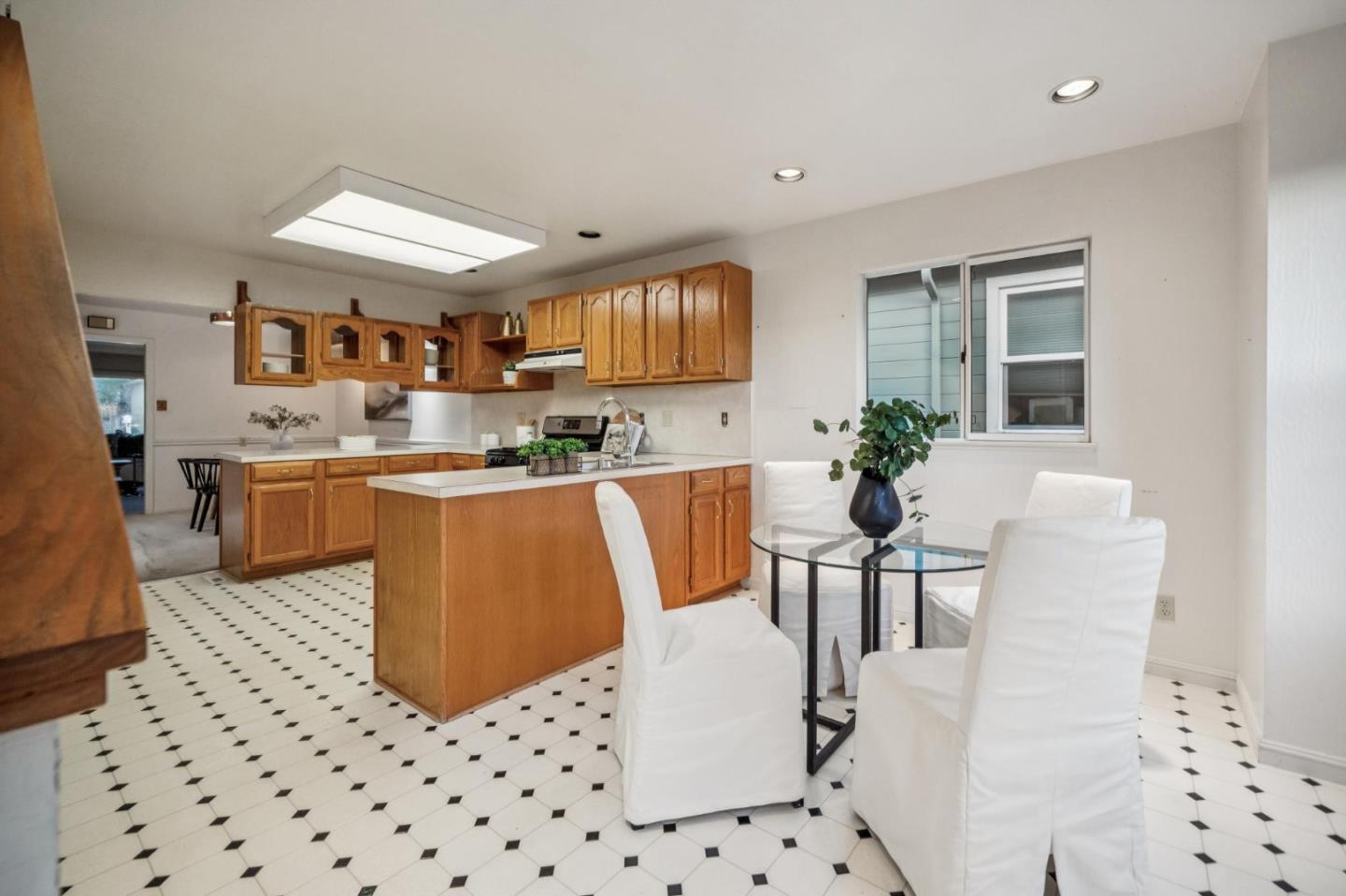 Detail Gallery Image 9 of 22 For 244 Juanita Ave, Pacifica,  CA 94044 - 3 Beds | 2 Baths