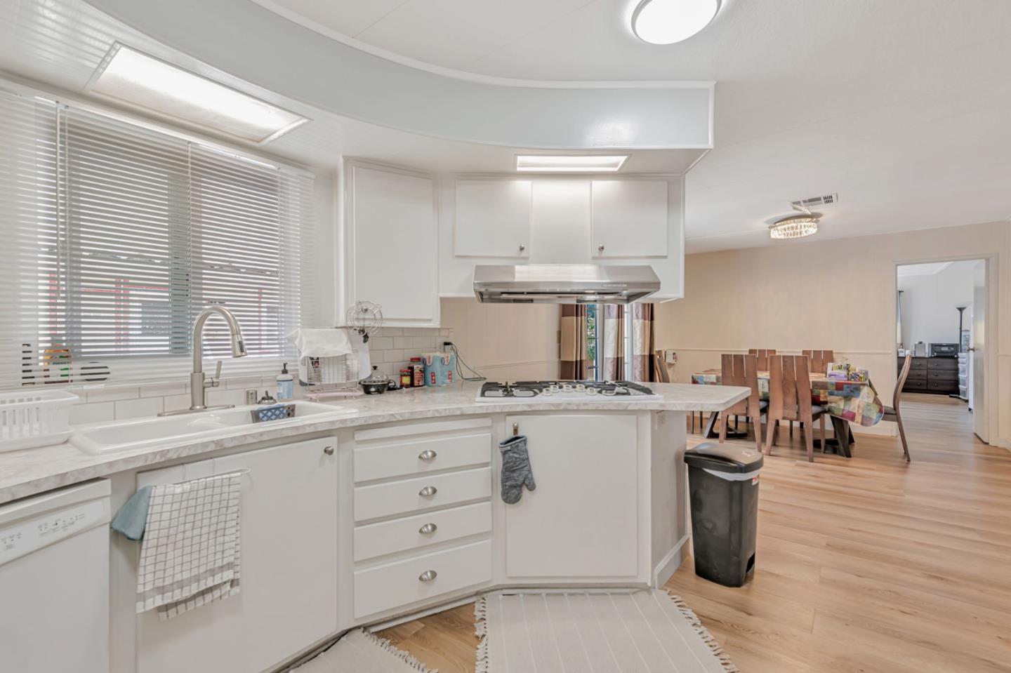 Detail Gallery Image 10 of 37 For 29129 Verdi Rd #29129,  Hayward,  CA 94544 - 2 Beds | 2 Baths