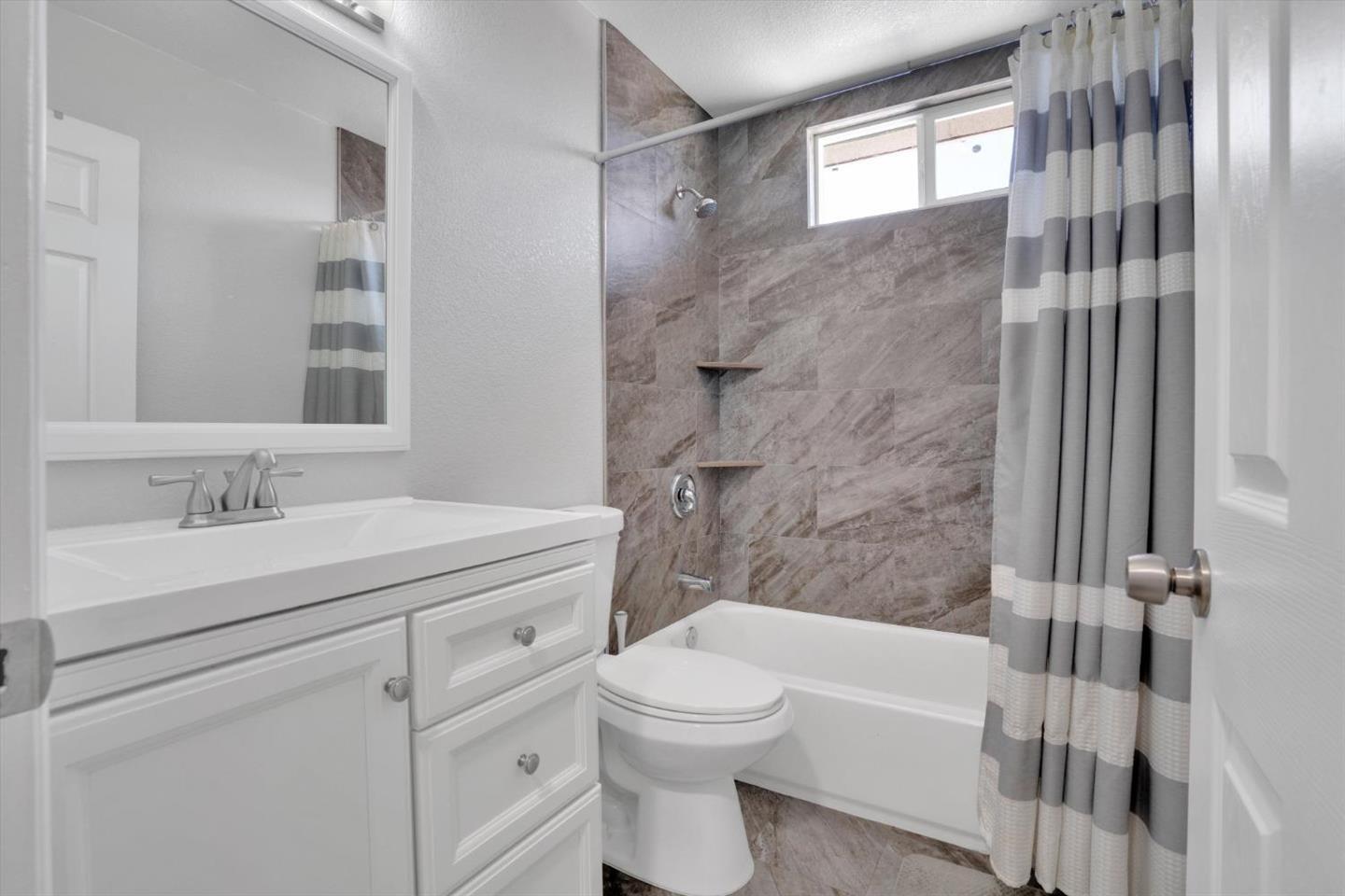 Detail Gallery Image 10 of 17 For 2417 Andre Ln, Turlock,  CA 95382 - 3 Beds | 2 Baths