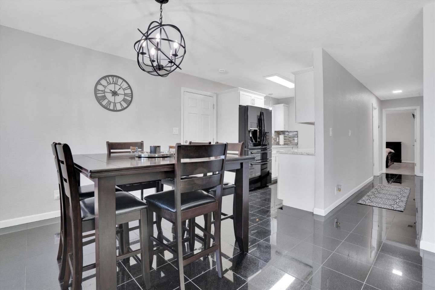 Detail Gallery Image 9 of 17 For 2417 Andre Ln, Turlock,  CA 95382 - 3 Beds | 2 Baths