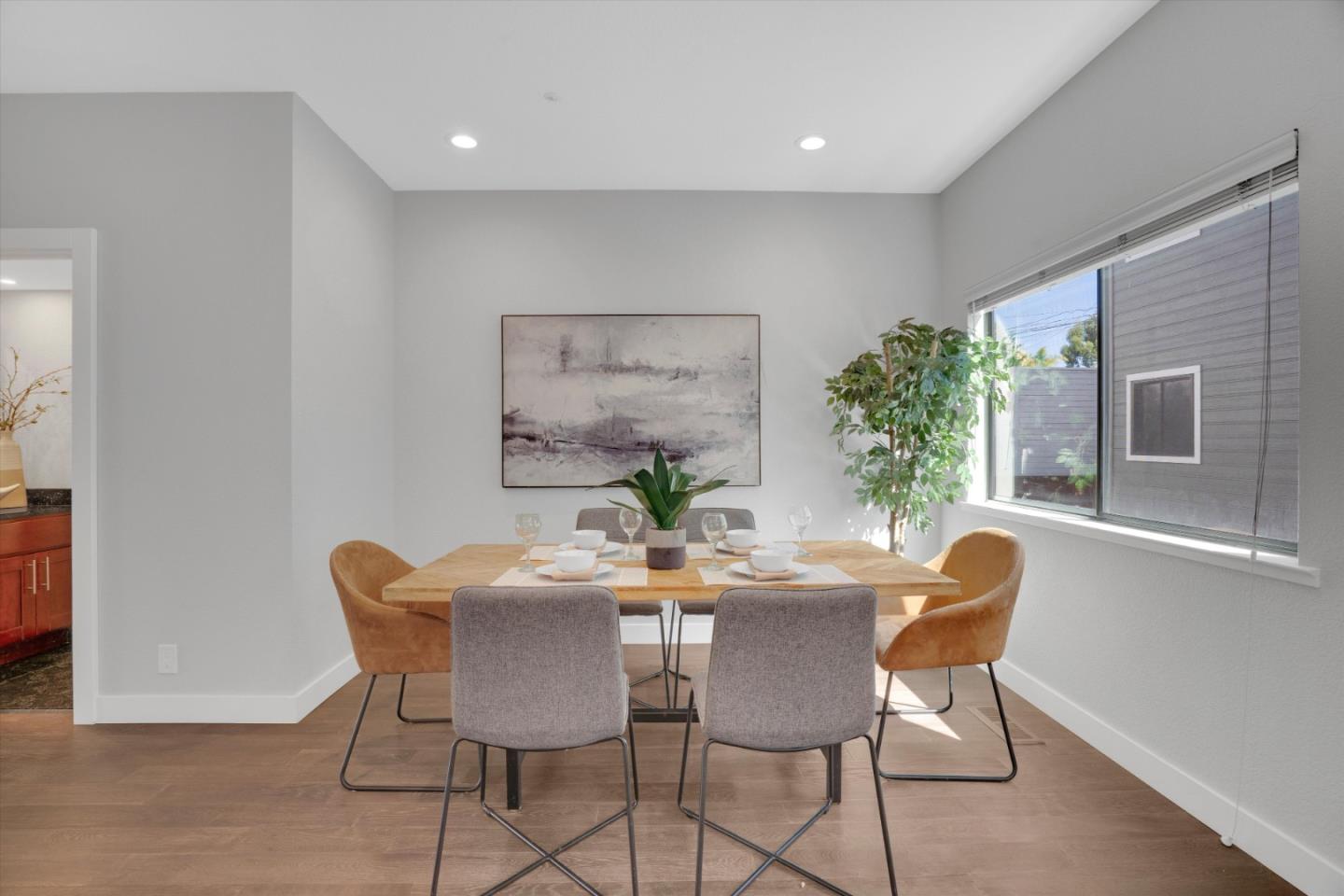 Detail Gallery Image 13 of 40 For 7625 Mission St, Daly City,  CA 94014 - 3 Beds | 2/1 Baths