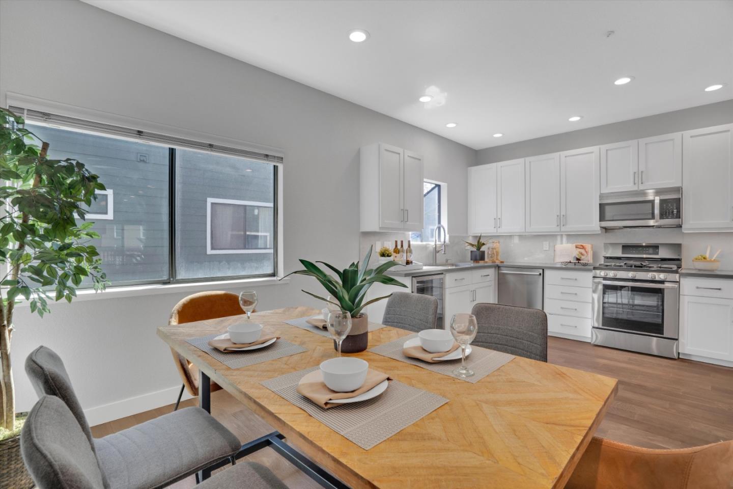 Detail Gallery Image 14 of 40 For 7625 Mission St, Daly City,  CA 94014 - 3 Beds | 2/1 Baths