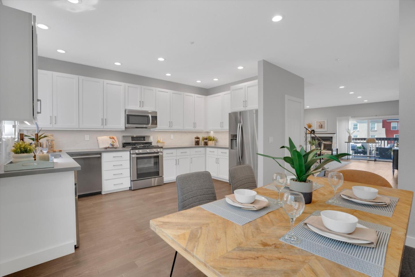 Detail Gallery Image 16 of 40 For 7625 Mission St, Daly City,  CA 94014 - 3 Beds | 2/1 Baths