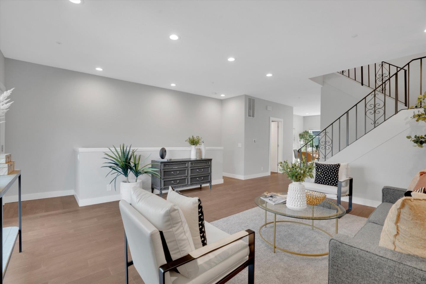 Detail Gallery Image 3 of 40 For 7625 Mission St, Daly City,  CA 94014 - 3 Beds | 2/1 Baths