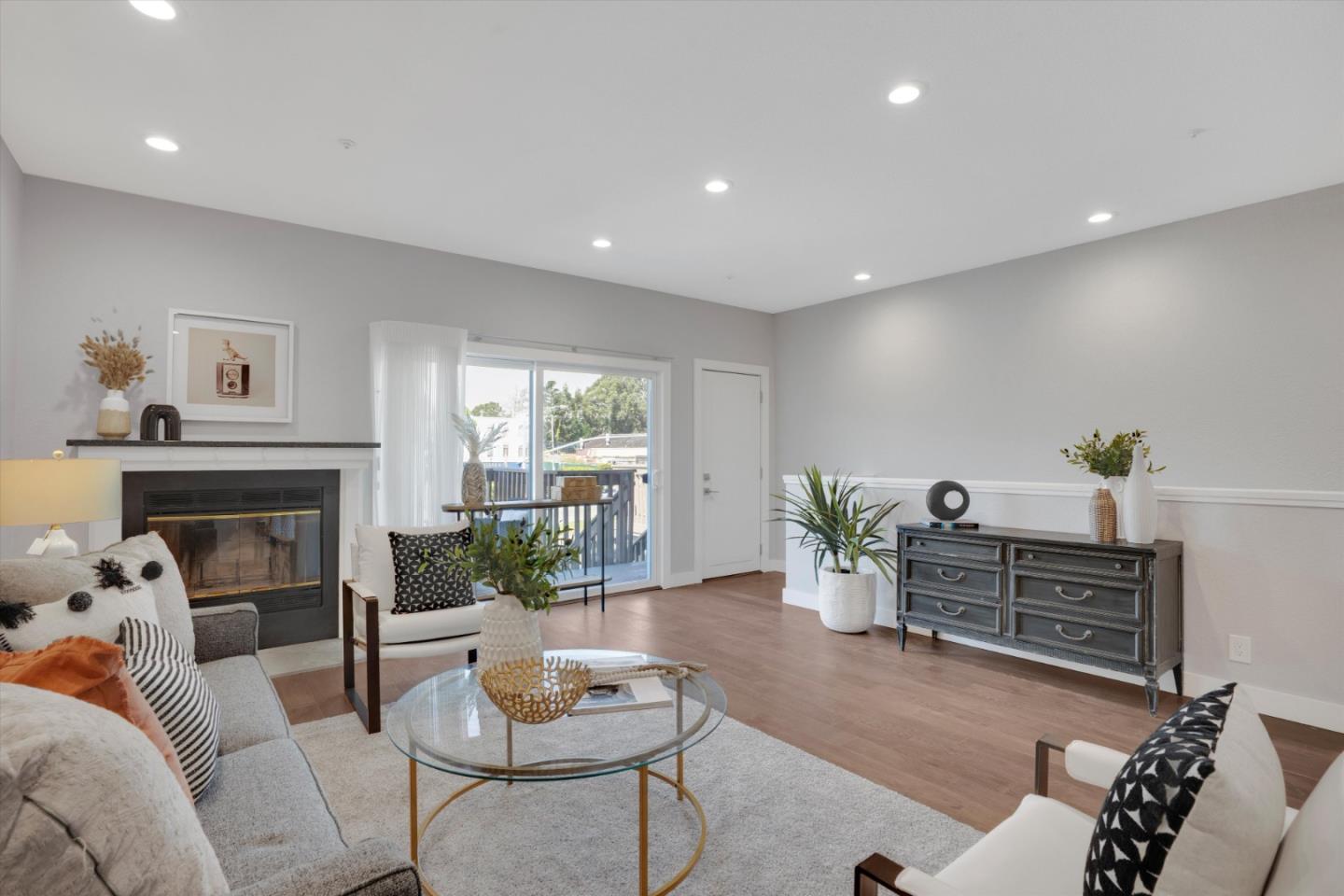 Detail Gallery Image 4 of 40 For 7625 Mission St, Daly City,  CA 94014 - 3 Beds | 2/1 Baths