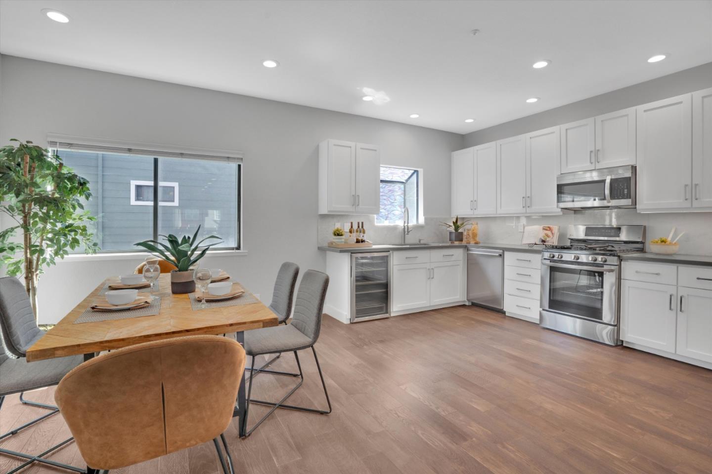 Detail Gallery Image 6 of 40 For 7625 Mission St, Daly City,  CA 94014 - 3 Beds | 2/1 Baths