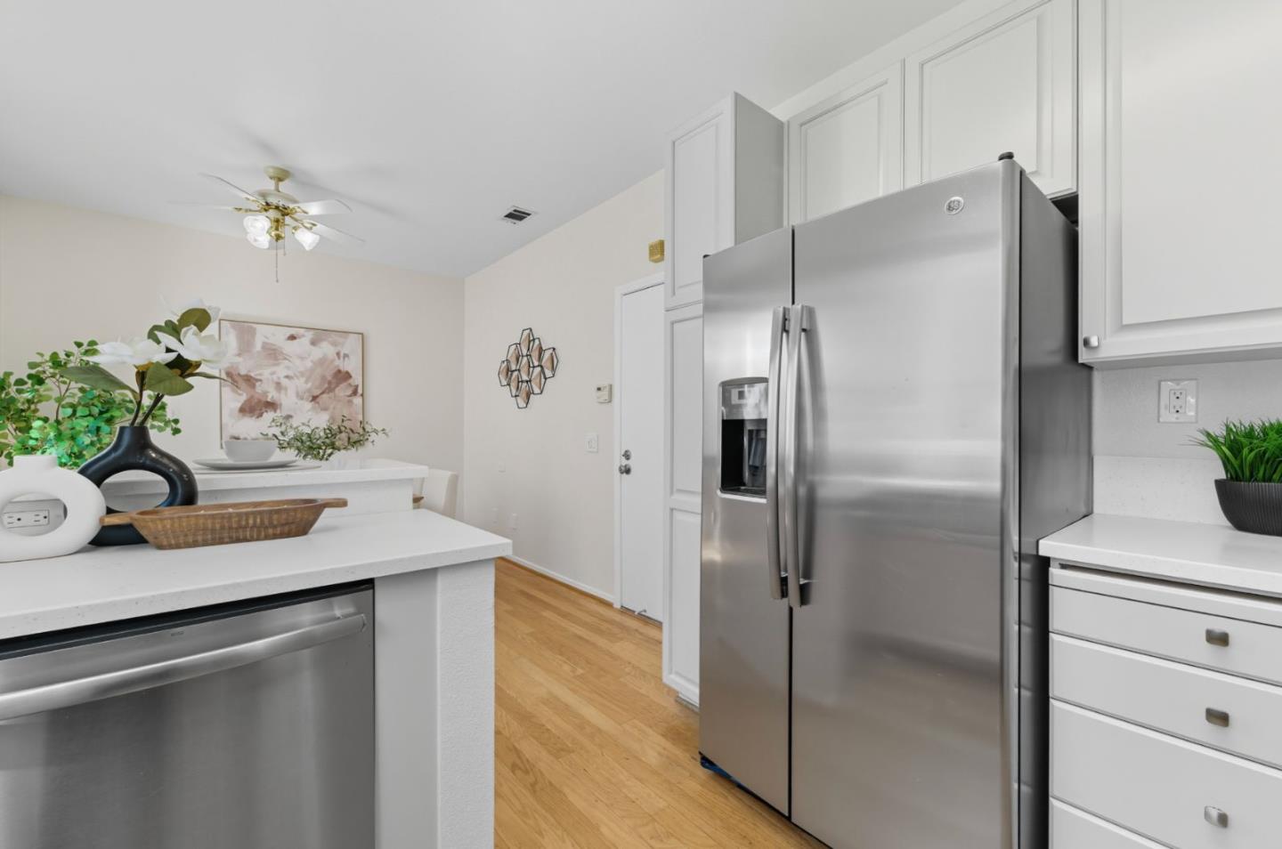 Detail Gallery Image 10 of 29 For 6055 Fairhope Pl, San Jose,  CA 95123 - 3 Beds | 2/1 Baths