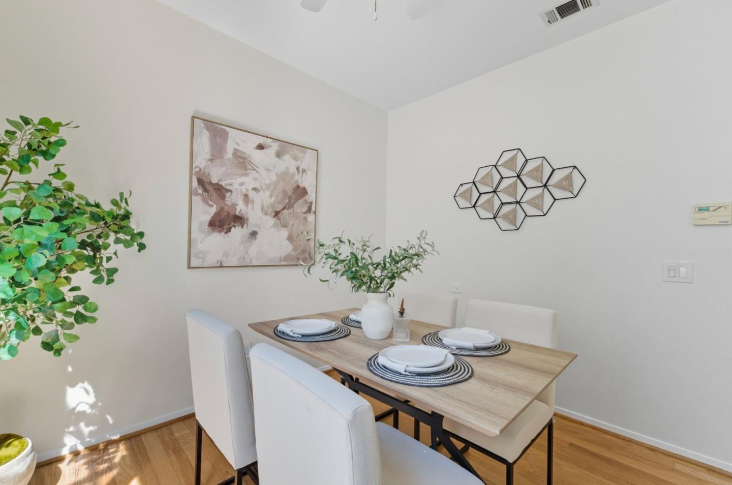 Detail Gallery Image 12 of 29 For 6055 Fairhope Pl, San Jose,  CA 95123 - 3 Beds | 2/1 Baths