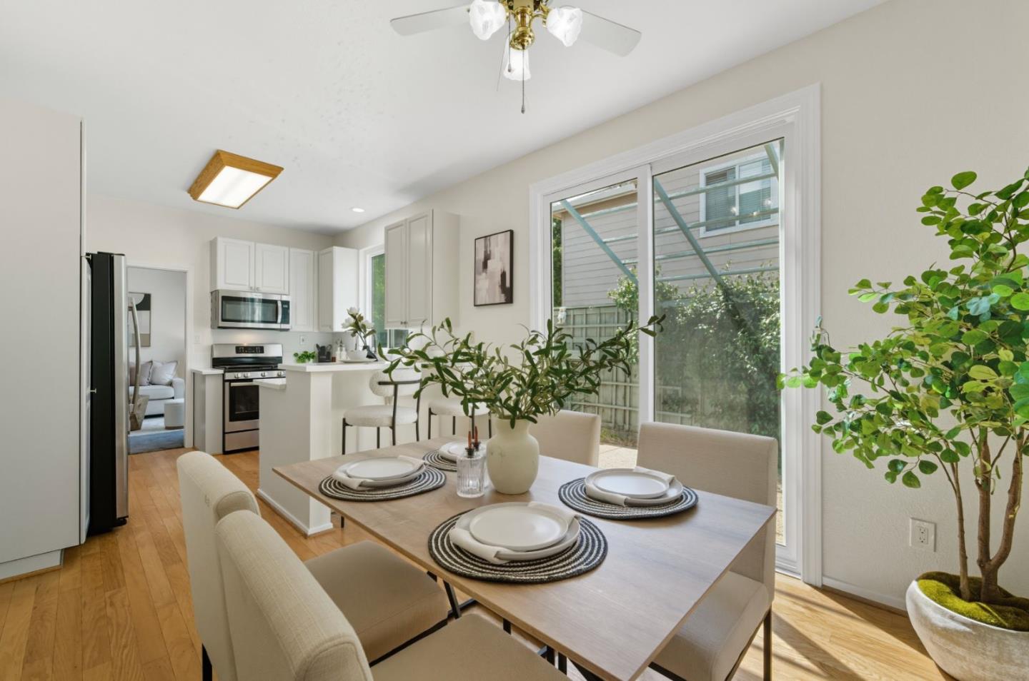 Detail Gallery Image 13 of 29 For 6055 Fairhope Pl, San Jose,  CA 95123 - 3 Beds | 2/1 Baths
