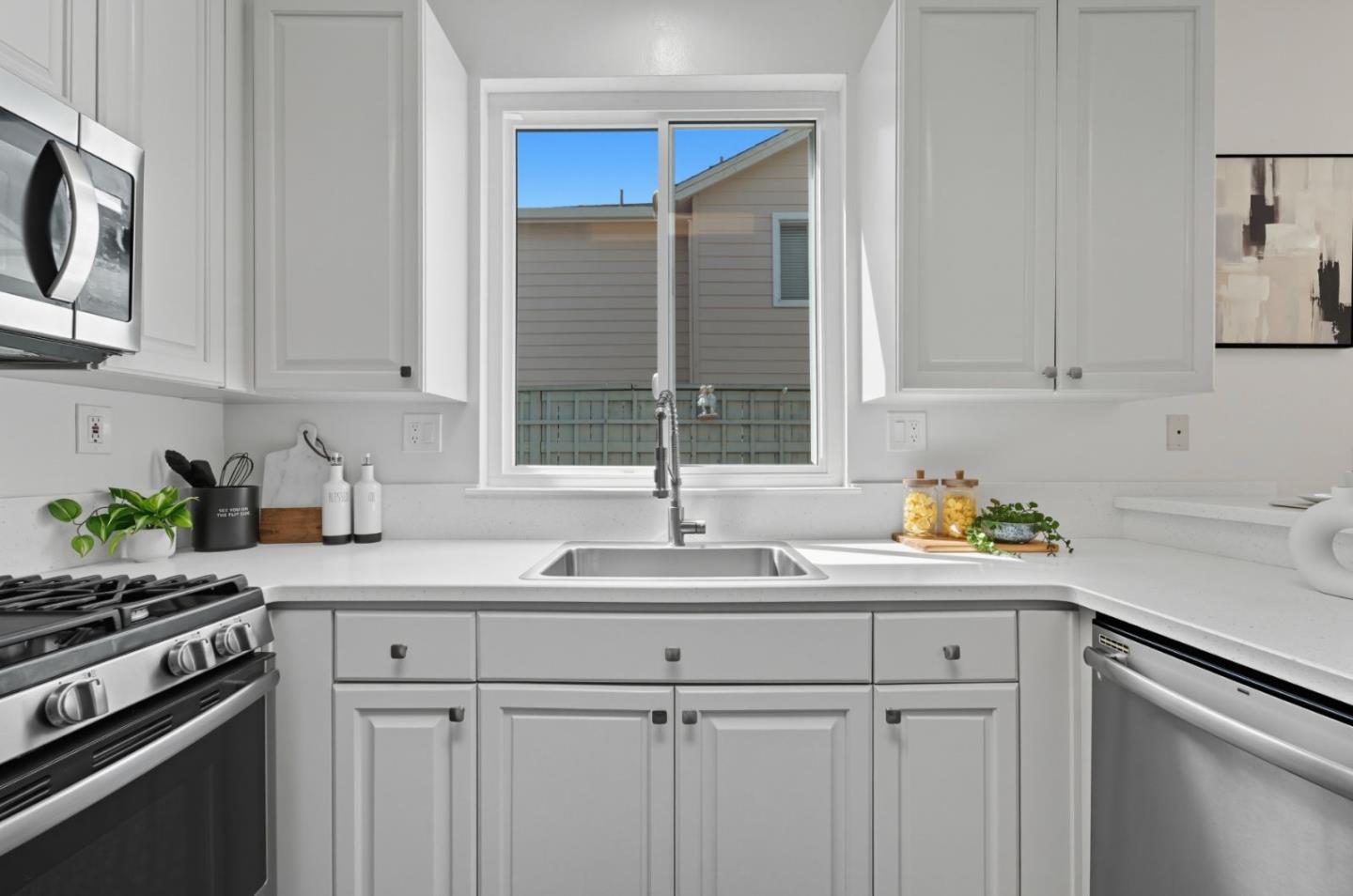 Detail Gallery Image 7 of 29 For 6055 Fairhope Pl, San Jose,  CA 95123 - 3 Beds | 2/1 Baths