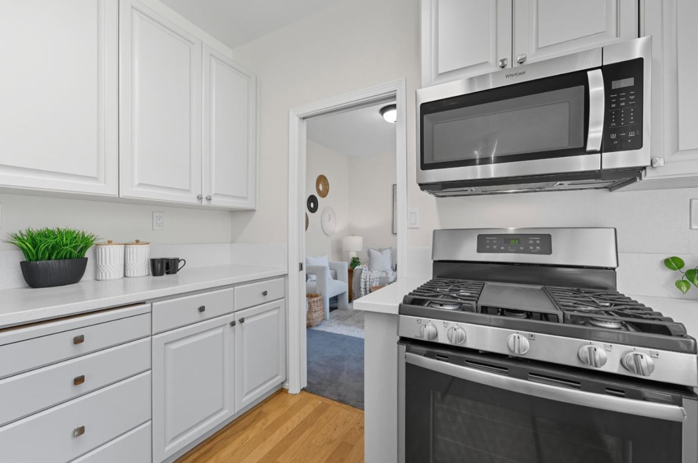 Detail Gallery Image 8 of 29 For 6055 Fairhope Pl, San Jose,  CA 95123 - 3 Beds | 2/1 Baths