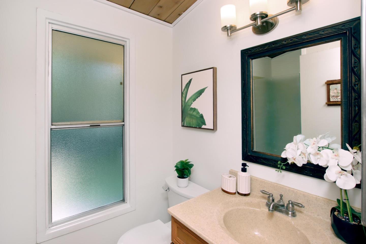 Detail Gallery Image 23 of 37 For 15715 Forest Hill Dr, Boulder Creek,  CA 95006 - 2 Beds | 2 Baths