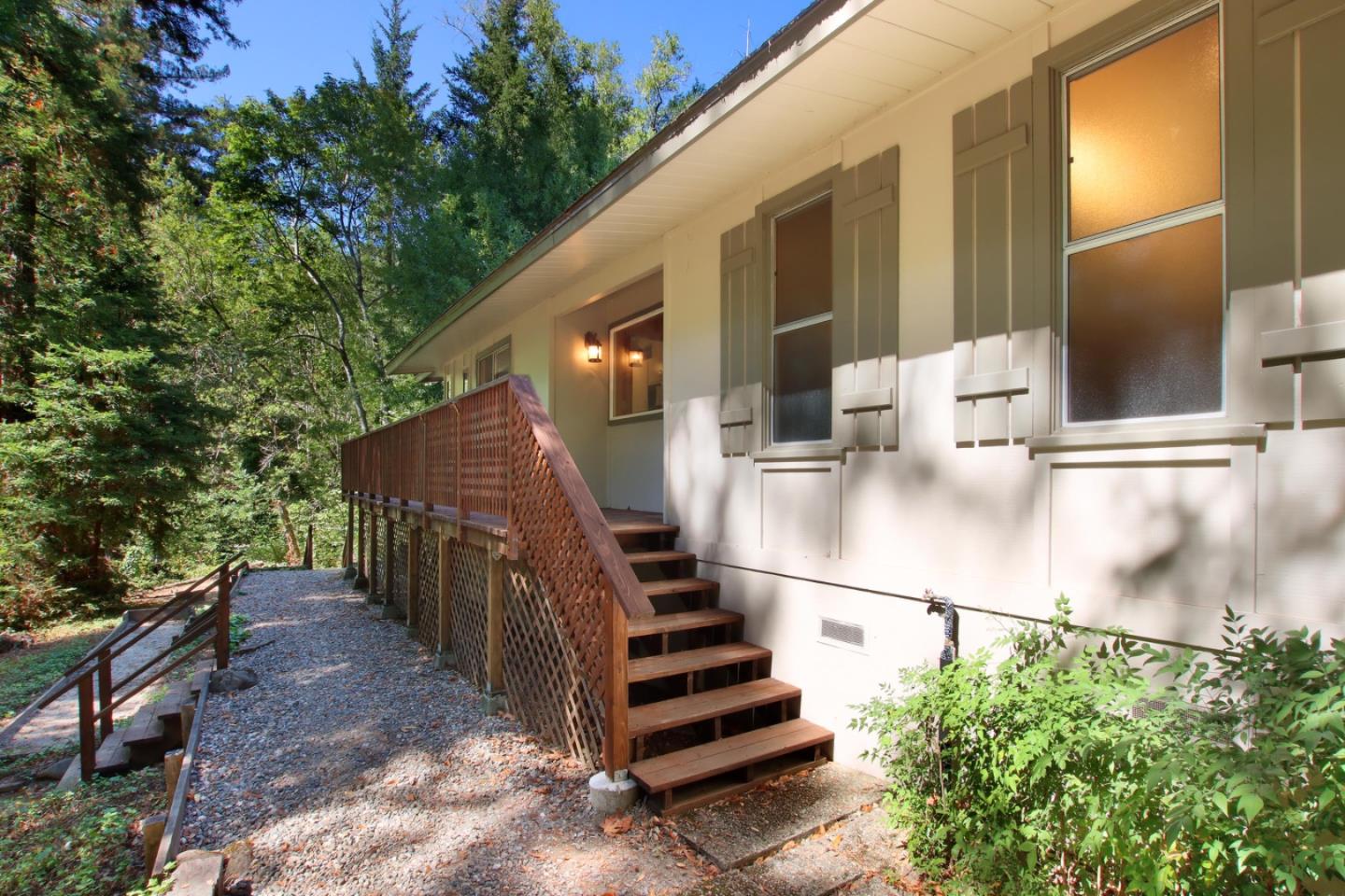 Detail Gallery Image 27 of 37 For 15715 Forest Hill Dr, Boulder Creek,  CA 95006 - 2 Beds | 2 Baths