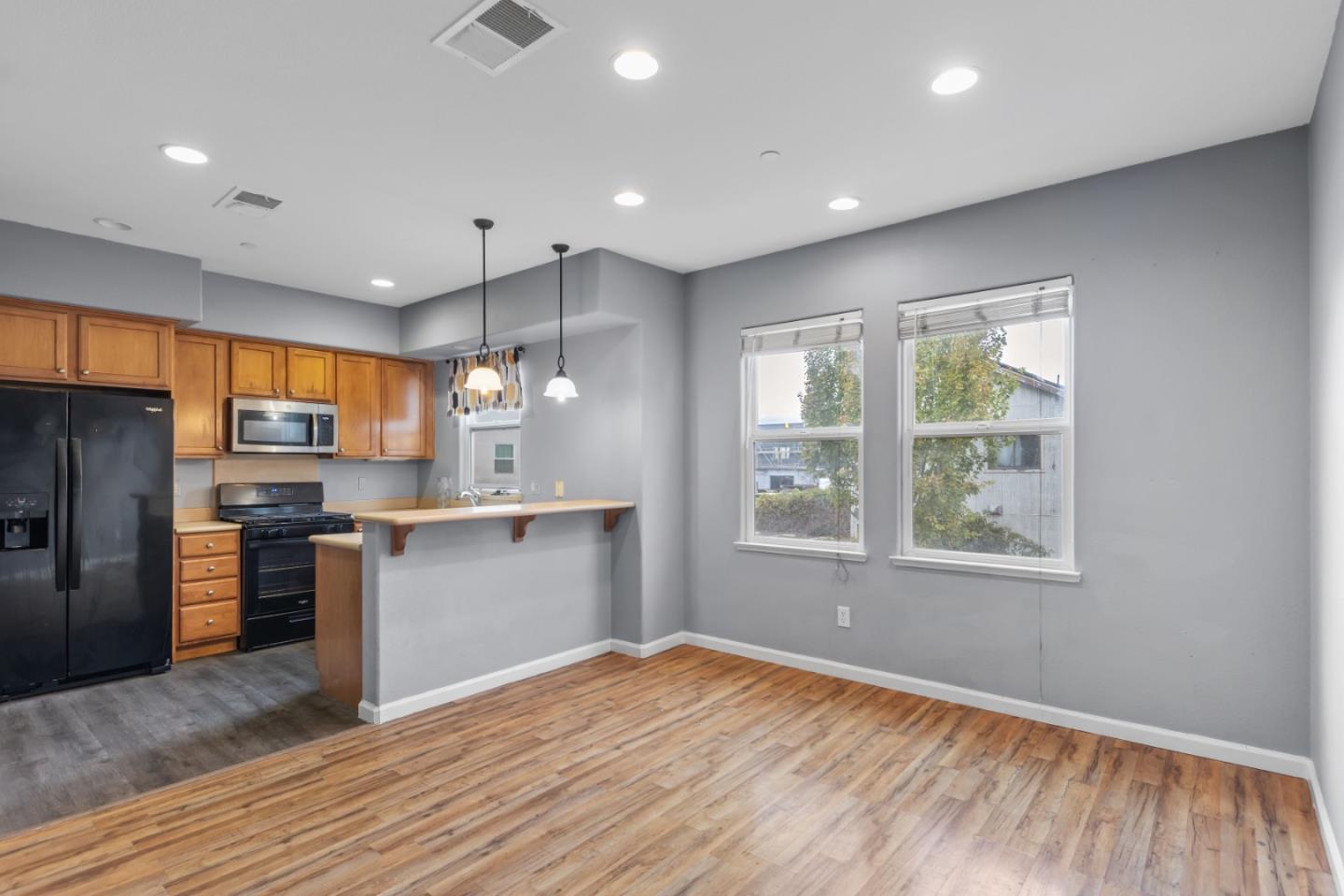 Detail Gallery Image 14 of 64 For 2872 10th St, San Pablo,  CA 94806 - 3 Beds | 2/1 Baths