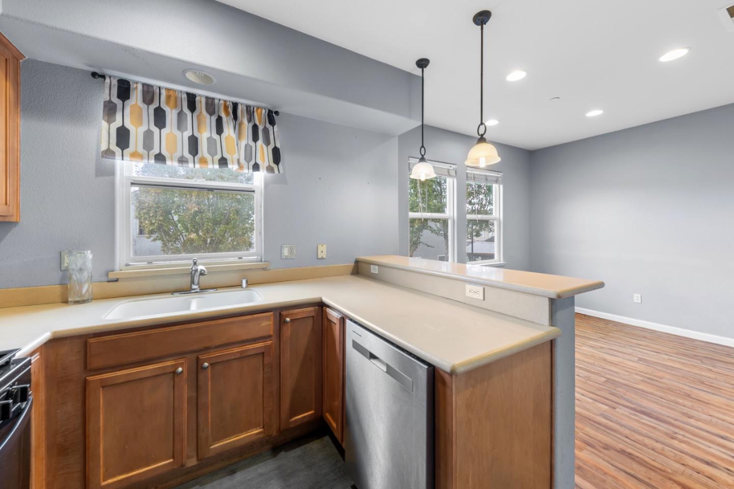Detail Gallery Image 20 of 64 For 2872 10th St, San Pablo,  CA 94806 - 3 Beds | 2/1 Baths