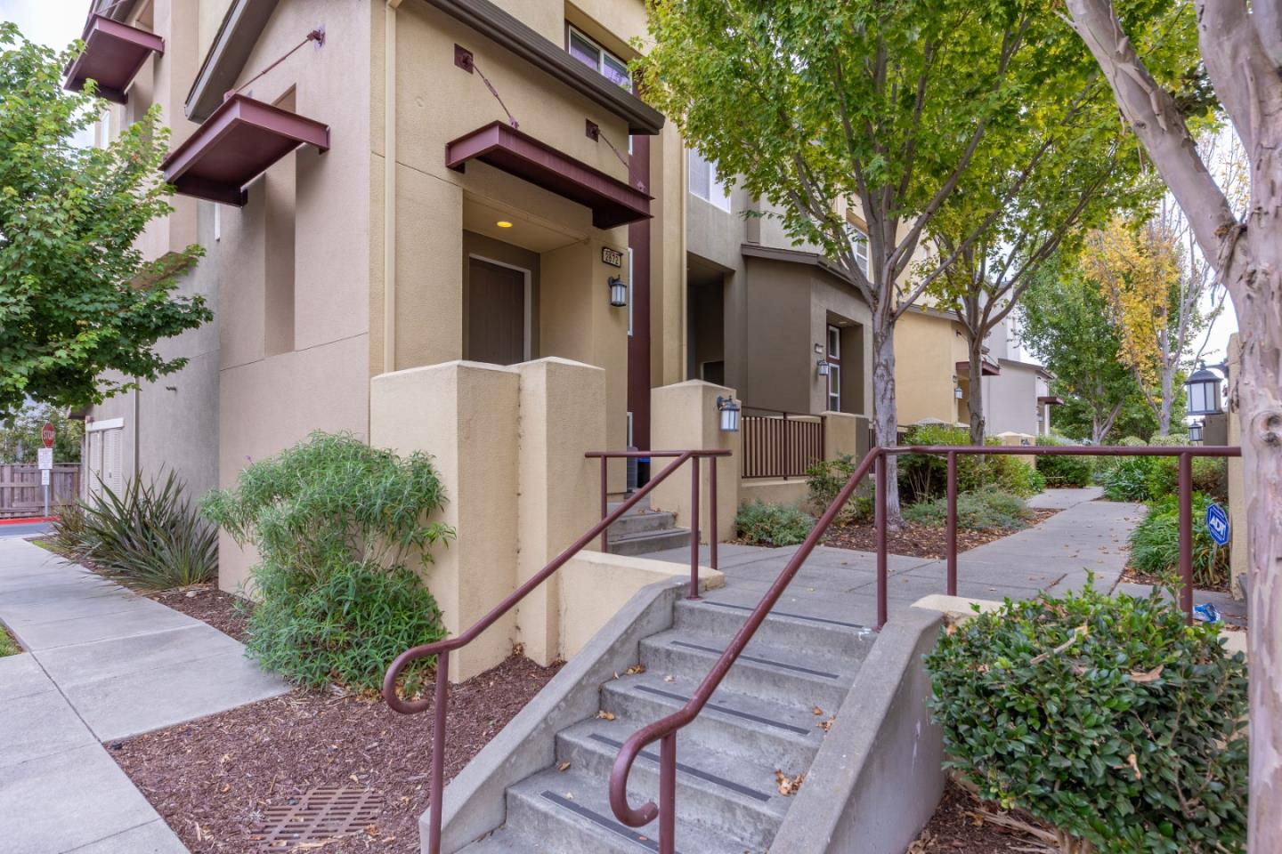 Detail Gallery Image 5 of 64 For 2872 10th St, San Pablo,  CA 94806 - 3 Beds | 2/1 Baths